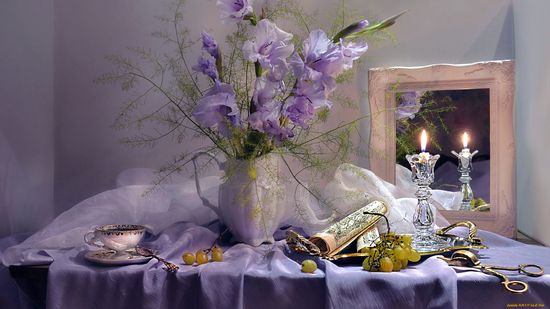 еда, натюрморт, гладиолусы, свеча, зеркало, чай, виноград, ноты