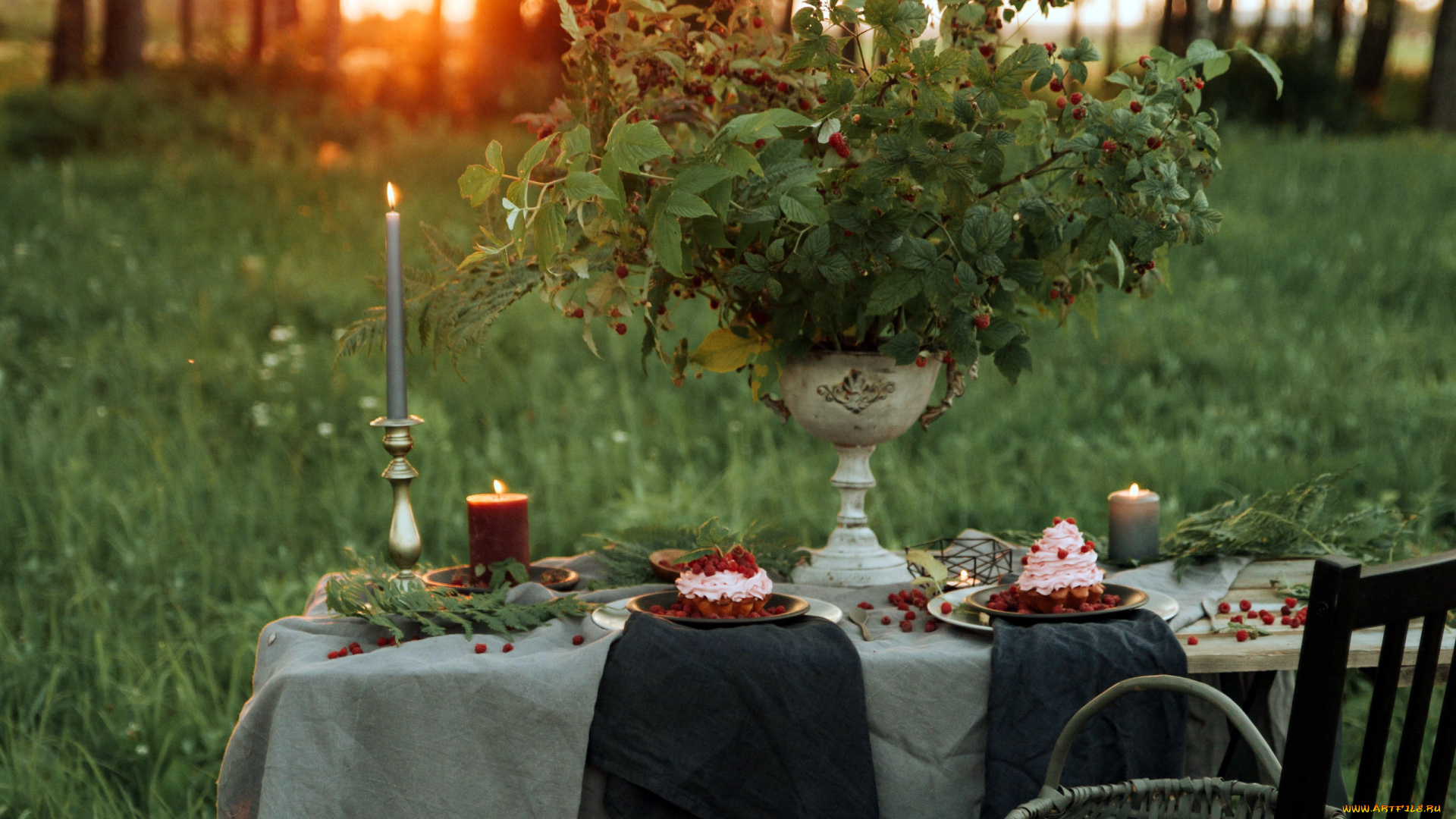 еда, сервировка, пирожные, свечи, накрытый, малина, стол