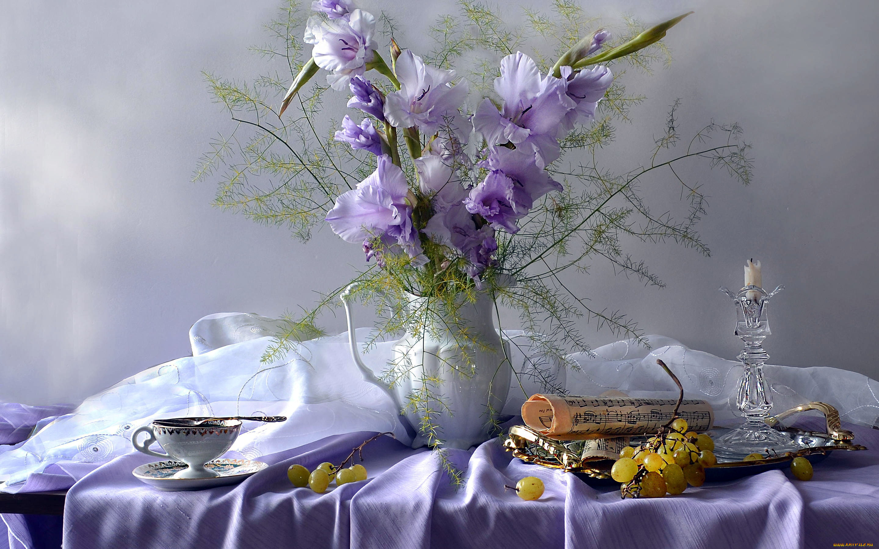 еда, натюрморт, ноты, виноград, чай, свеча, гладиолусы