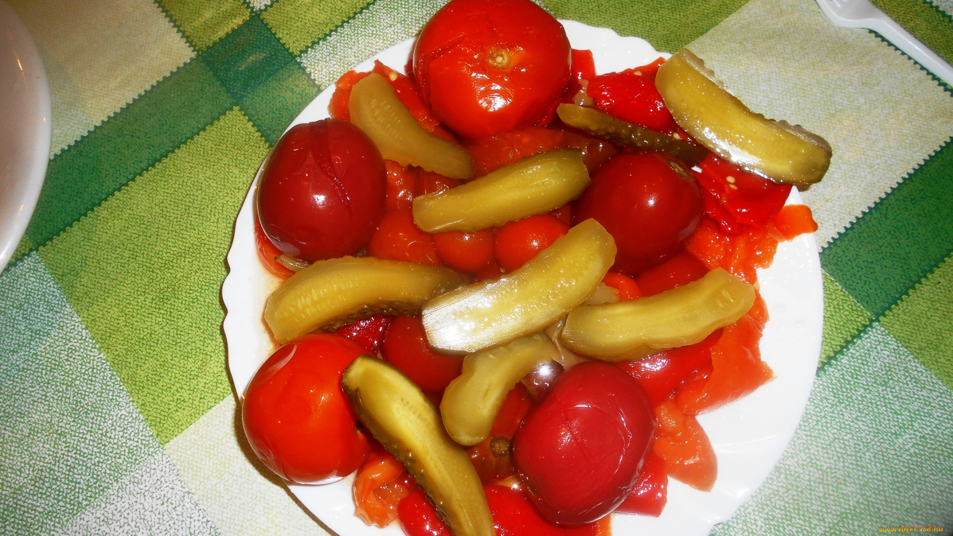 еда, консервация, соленья, огурцы, помидоры, томаты