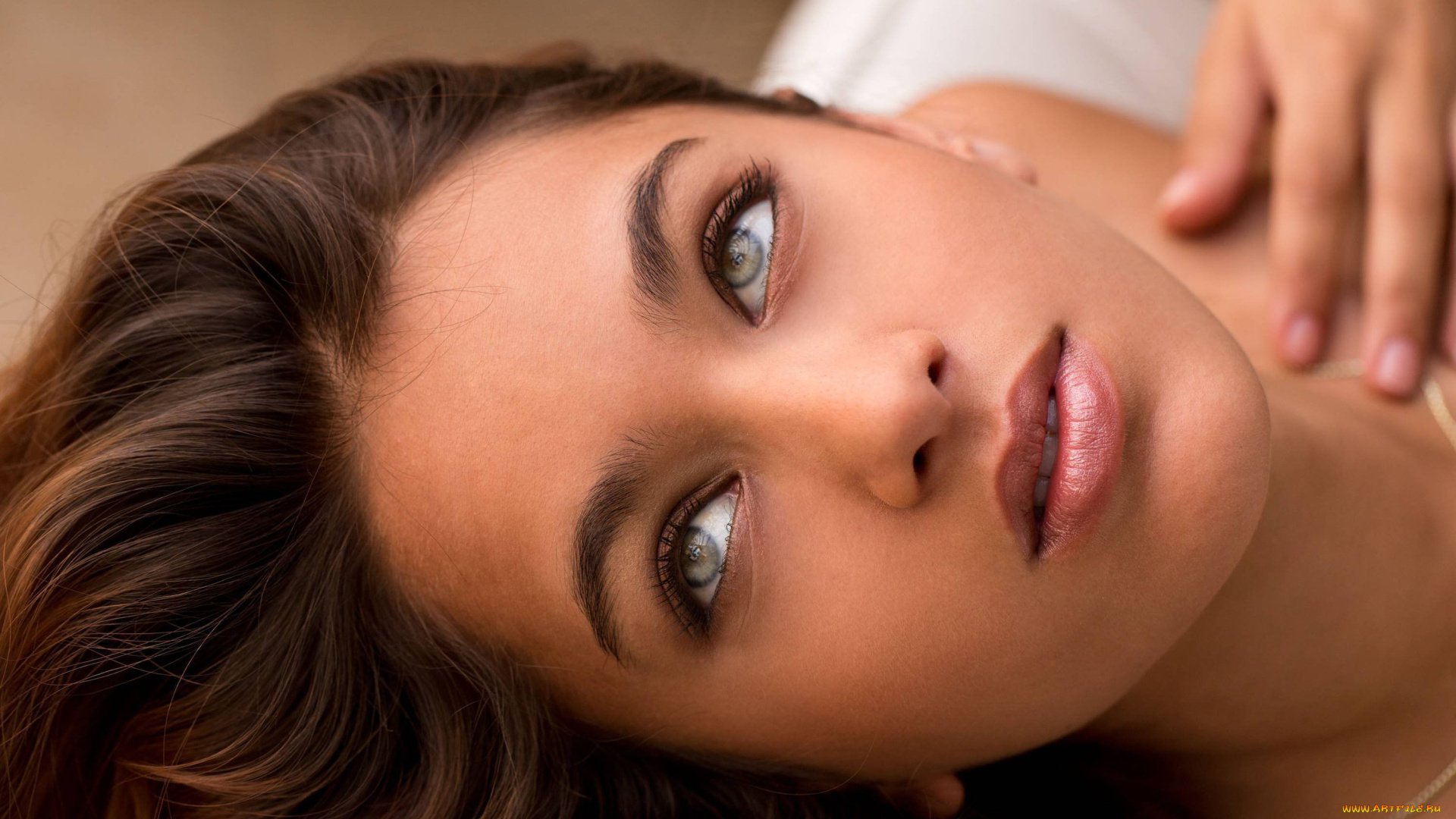 uma, jolie, девушки, uma, jolie, , madeline, clarck, макияж, красотка, взгляд, поза, шатенка, модель, девушка, uma, jolie