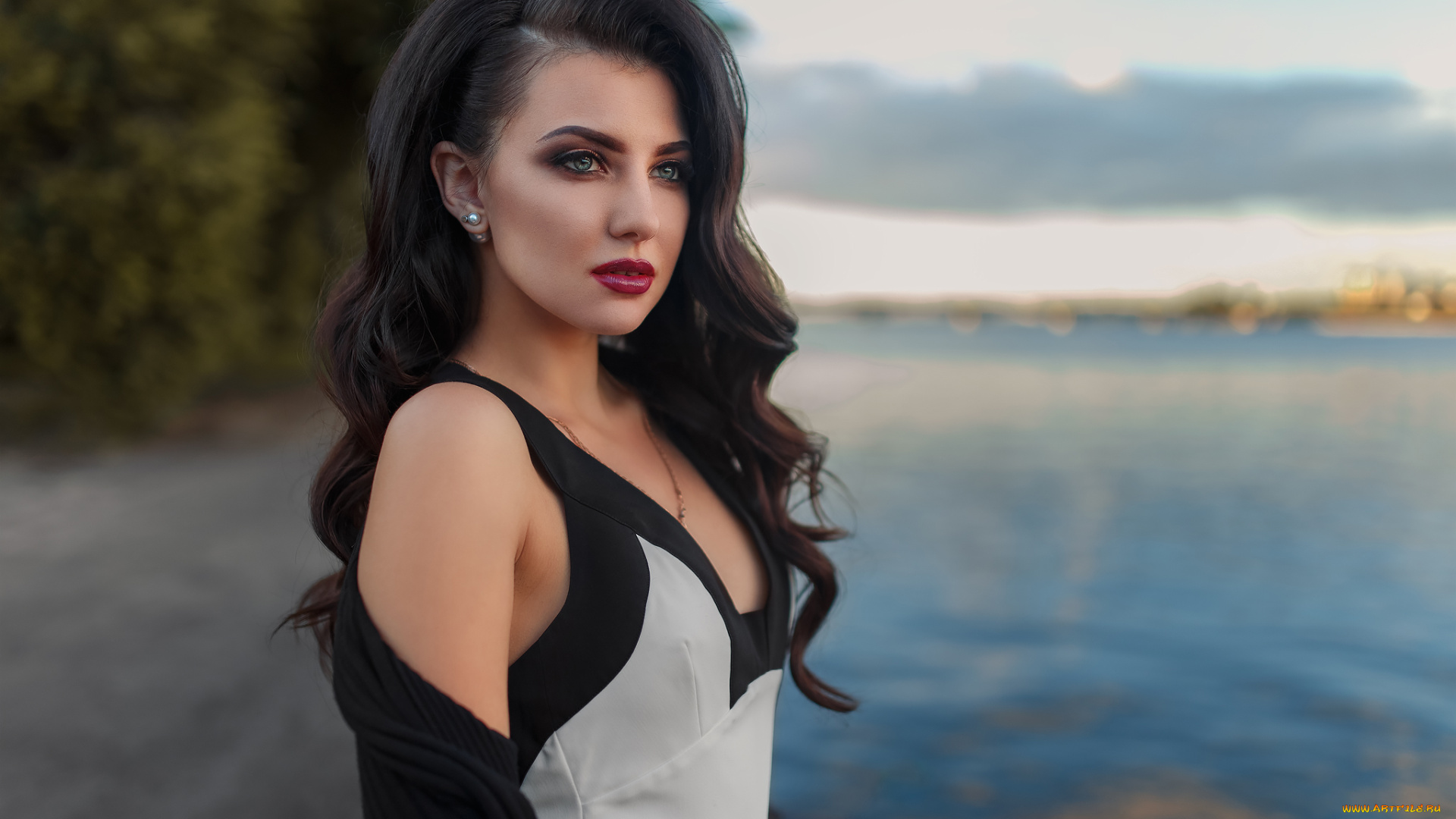 kristina, romanova, девушки, кристина, романова, kristina, romanova, кристина, романова, девушка, красотка, брюнетка, стройная, сексуальная, взгляд, поза, причёска, макияж, флирт, фигура, белый, красавица