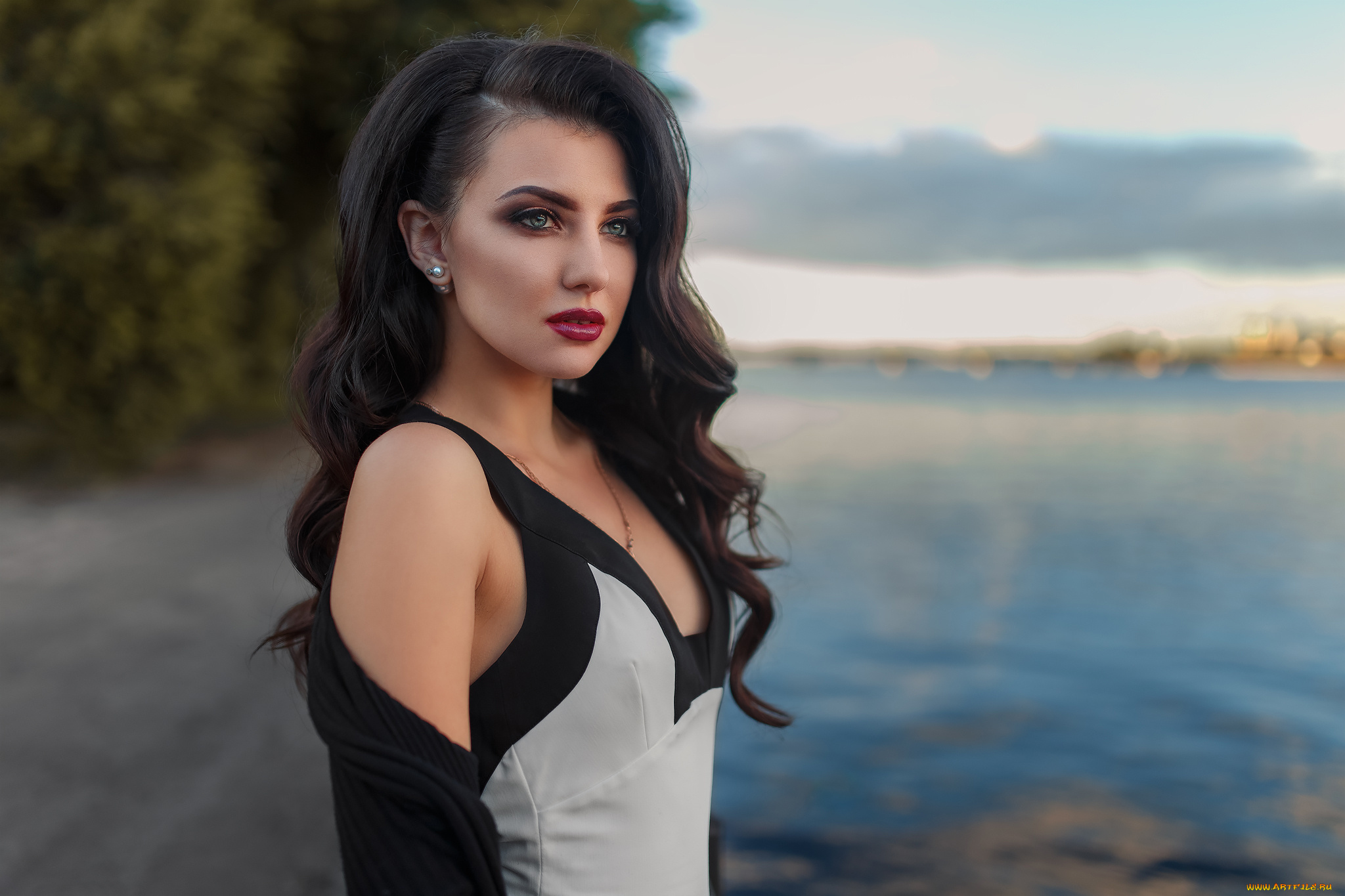 kristina, romanova, девушки, кристина, романова, kristina, romanova, кристина, романова, девушка, красотка, брюнетка, стройная, сексуальная, взгляд, поза, причёска, макияж, флирт, фигура, белый, красавица