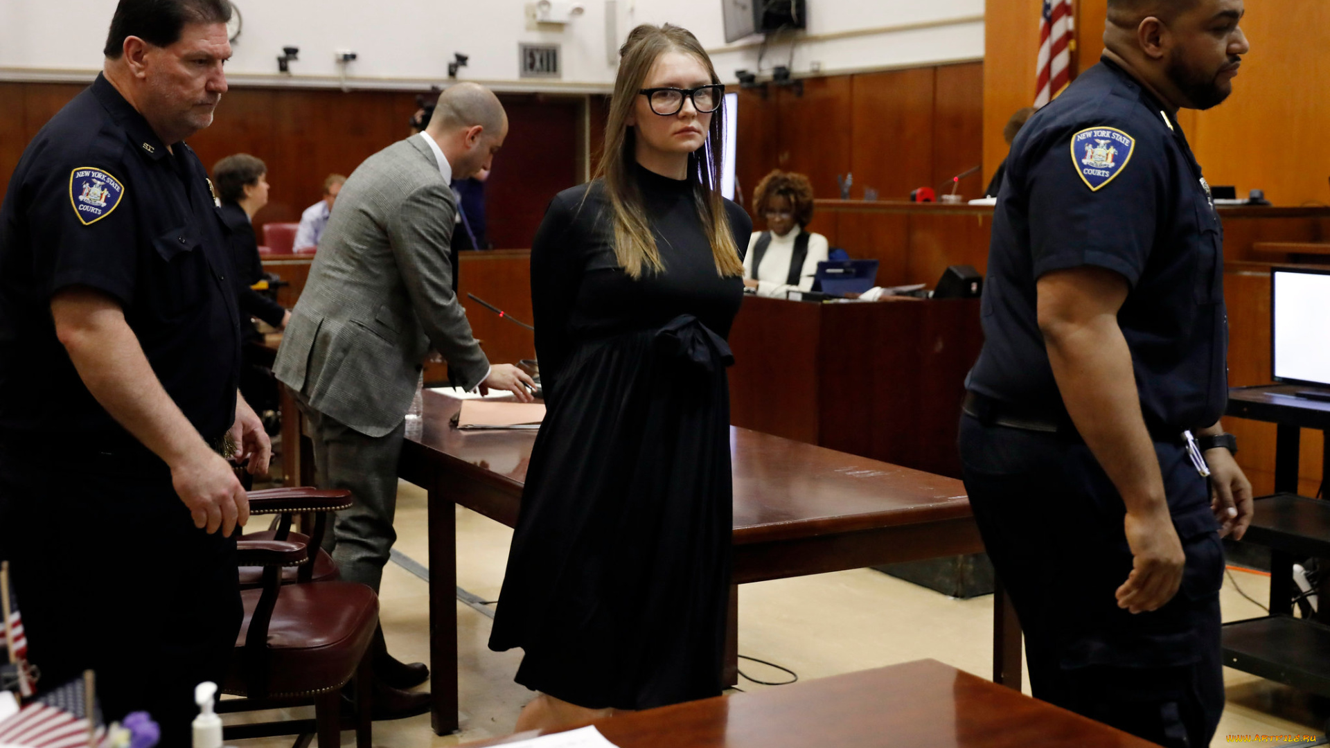 inventing, anna, , мини–сериал, 2022, кино, фильмы, -unknown, , другое, inventing, anna, julia, garner, сериал, драма, delvey