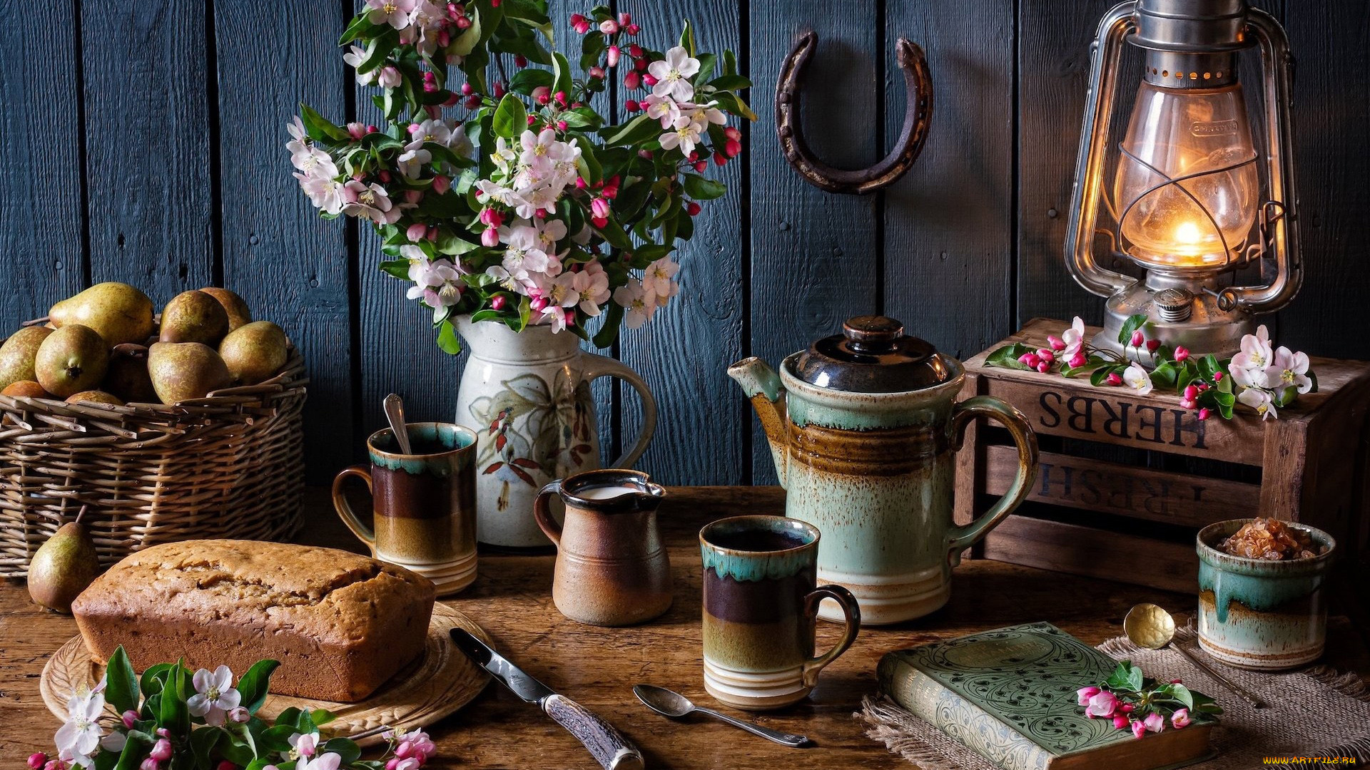 еда, натюрморт, лампа, букет, кофе, пирог, книга, груши