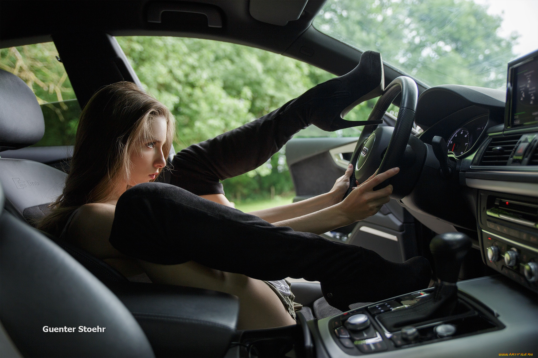 автомобили, -авто, с, девушками, женщины, сидящие, сапоги, до, колен, автомобиль, audi, с, автомобилями, смотрящие, вдаль, модель, водяными, знаками, guenter, stoehr