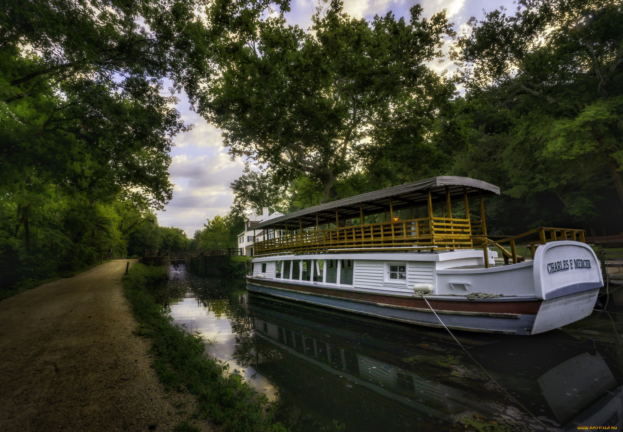 корабли, баржи, река, лес