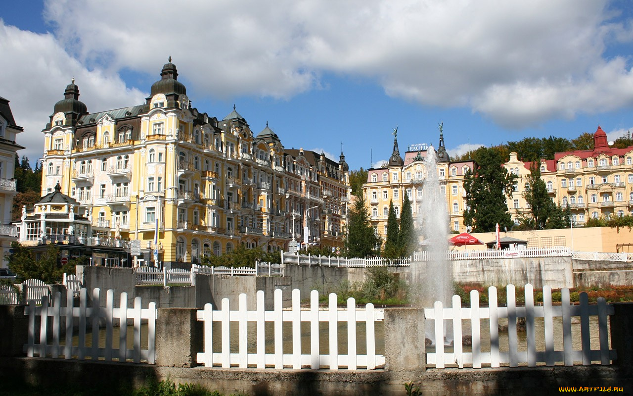 города, прага, Чехия, девушка, парень, небо, облака, самолет, листья, трава, блондинка, вода, автомобиль, полет, арт