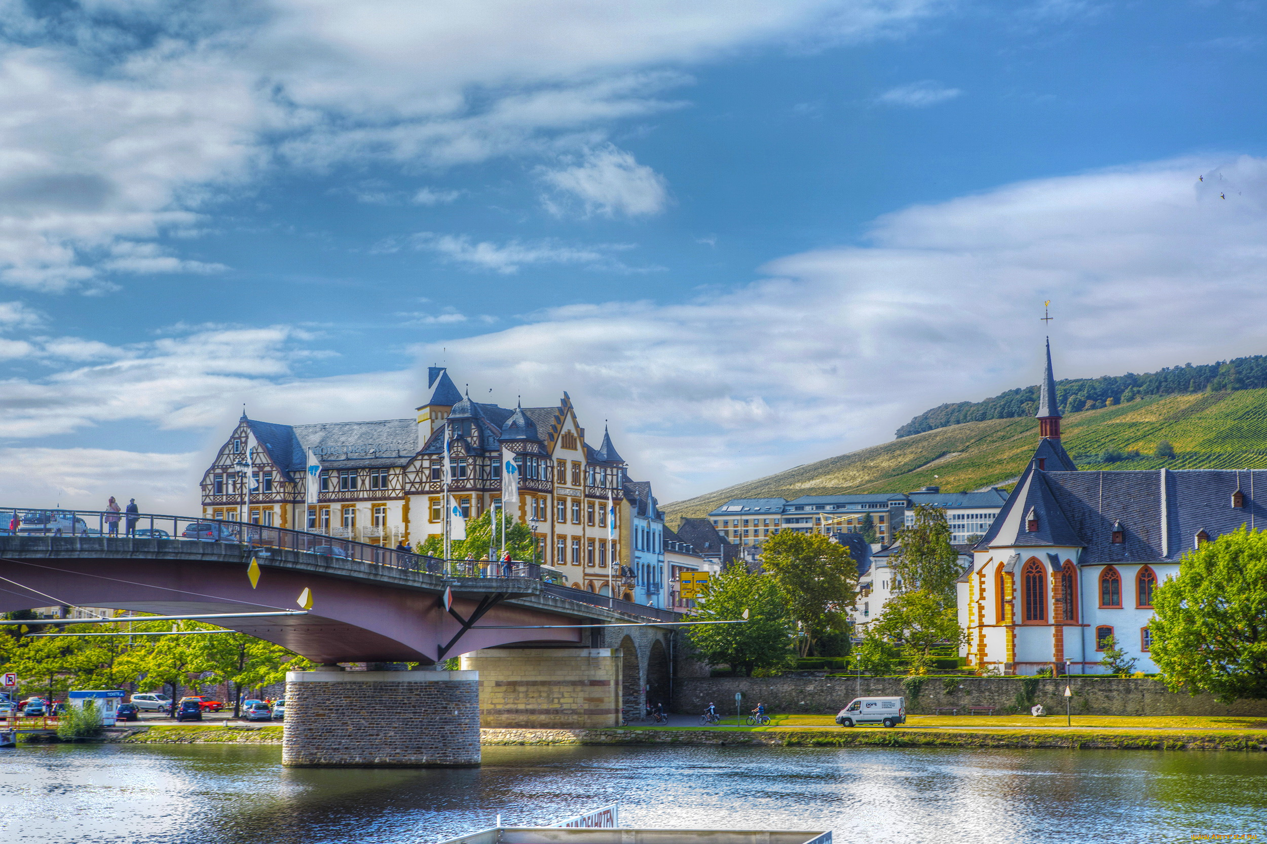 германия, бернкастель-кус, города, -, улицы, , площади, , набережные, мост, река, кирха, дома, бернкастель-кус, германия