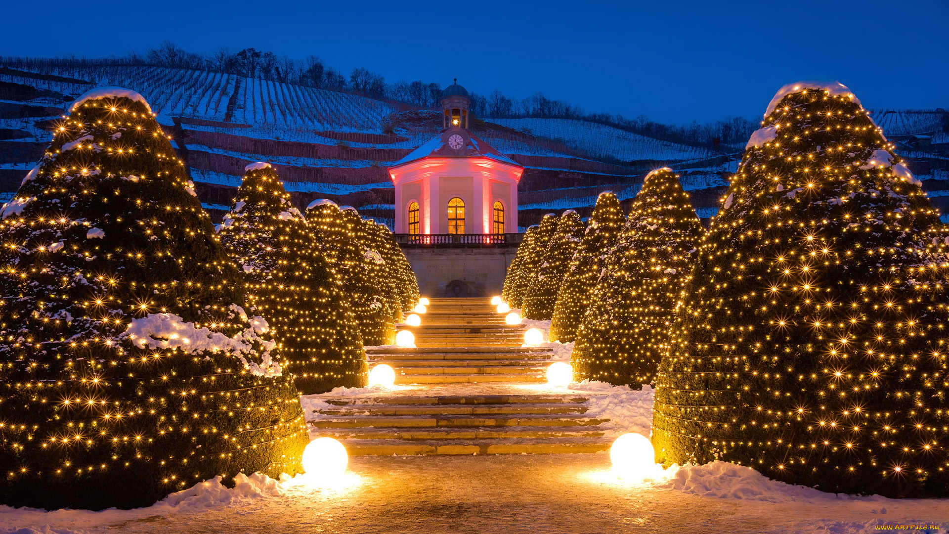 праздничные, новогодние, пейзажи, часовня, лестница, снег, деревья, гирлянды