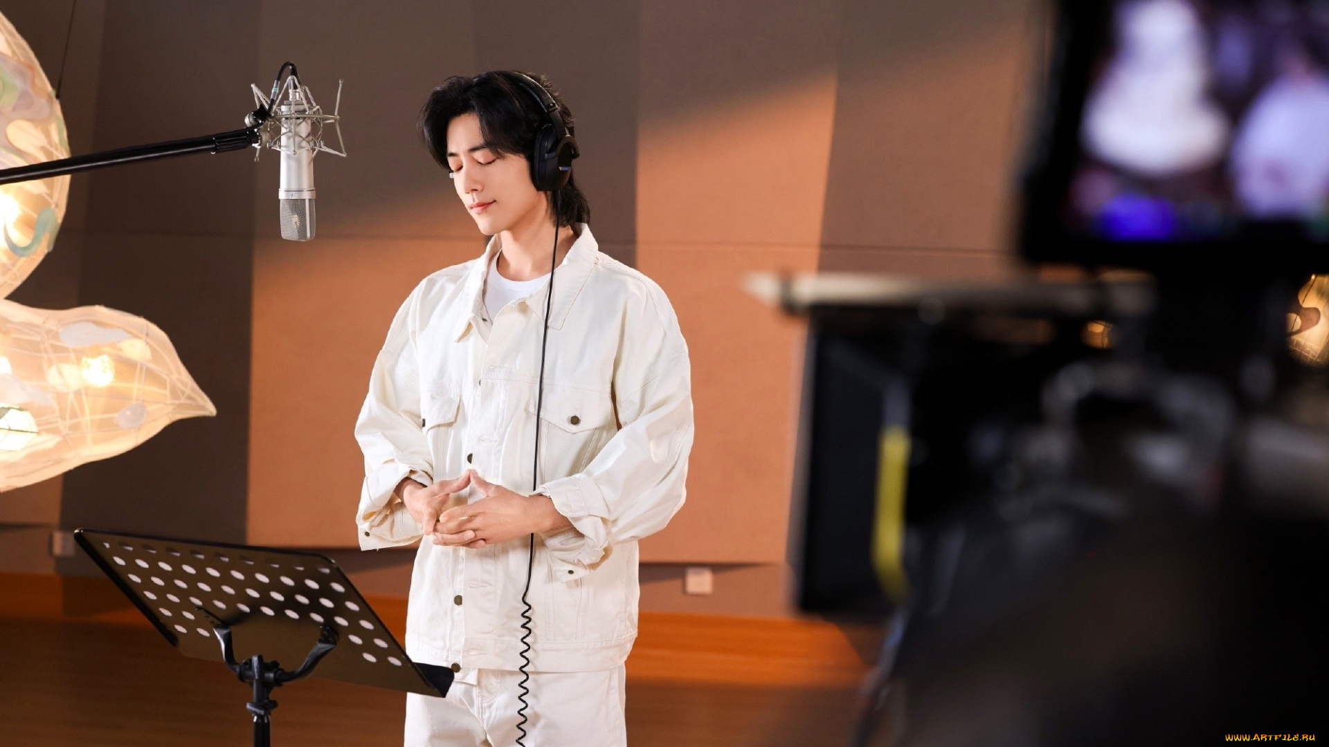 мужчины, xiao, zhan, актер, костюм, наушники, микрофон, студия