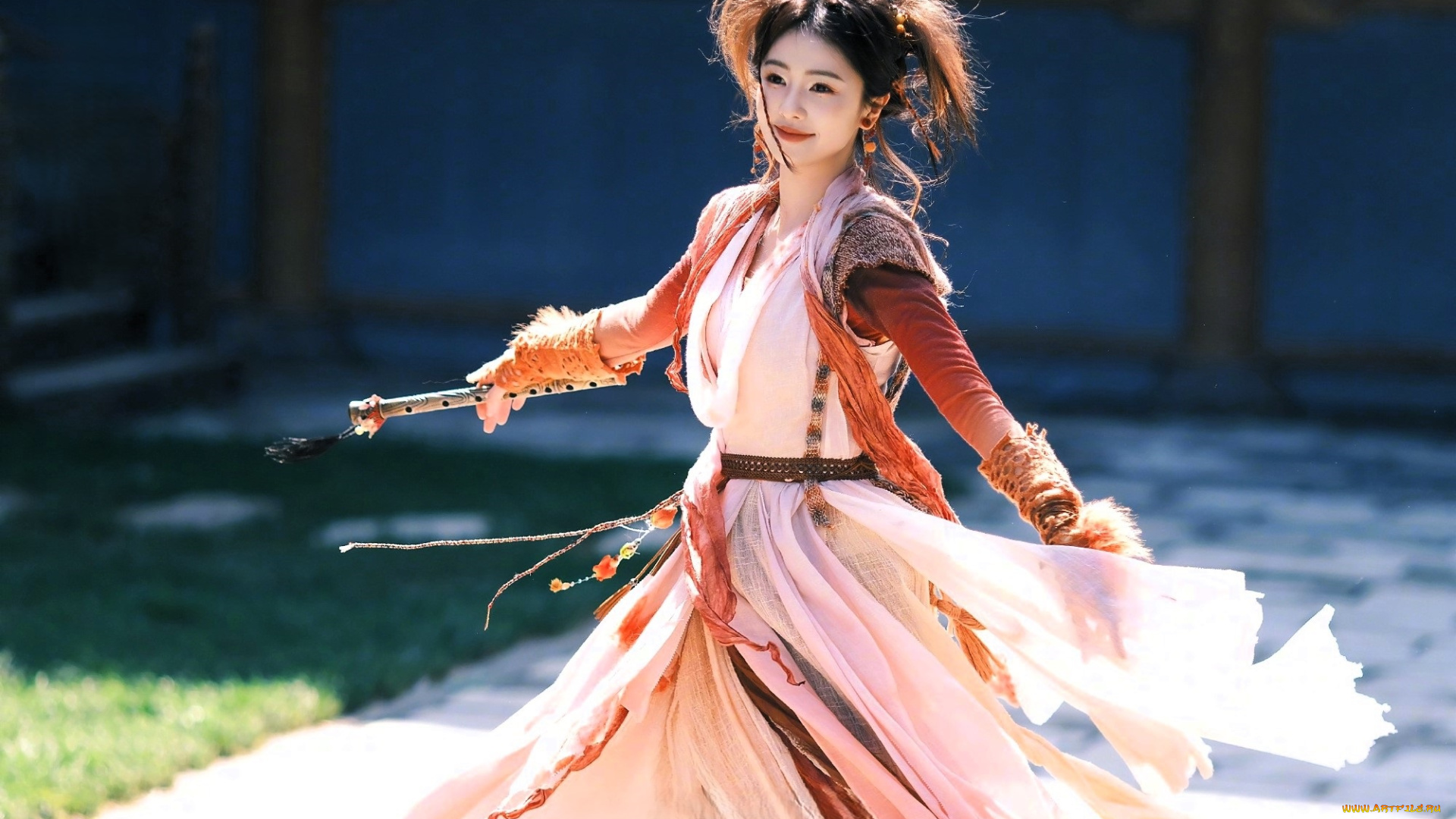 кино, фильмы, moonlight, mystique, девушка, танец, флейта, двор