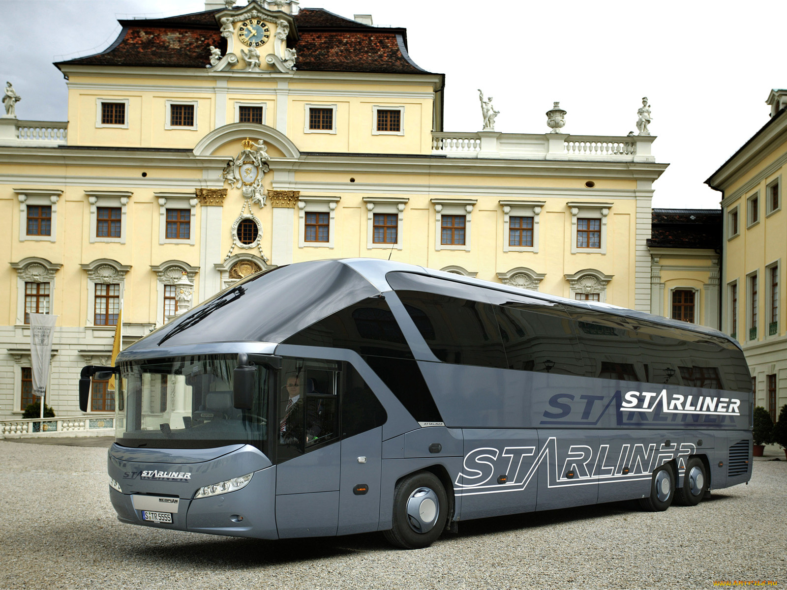 автомобили, автобусы