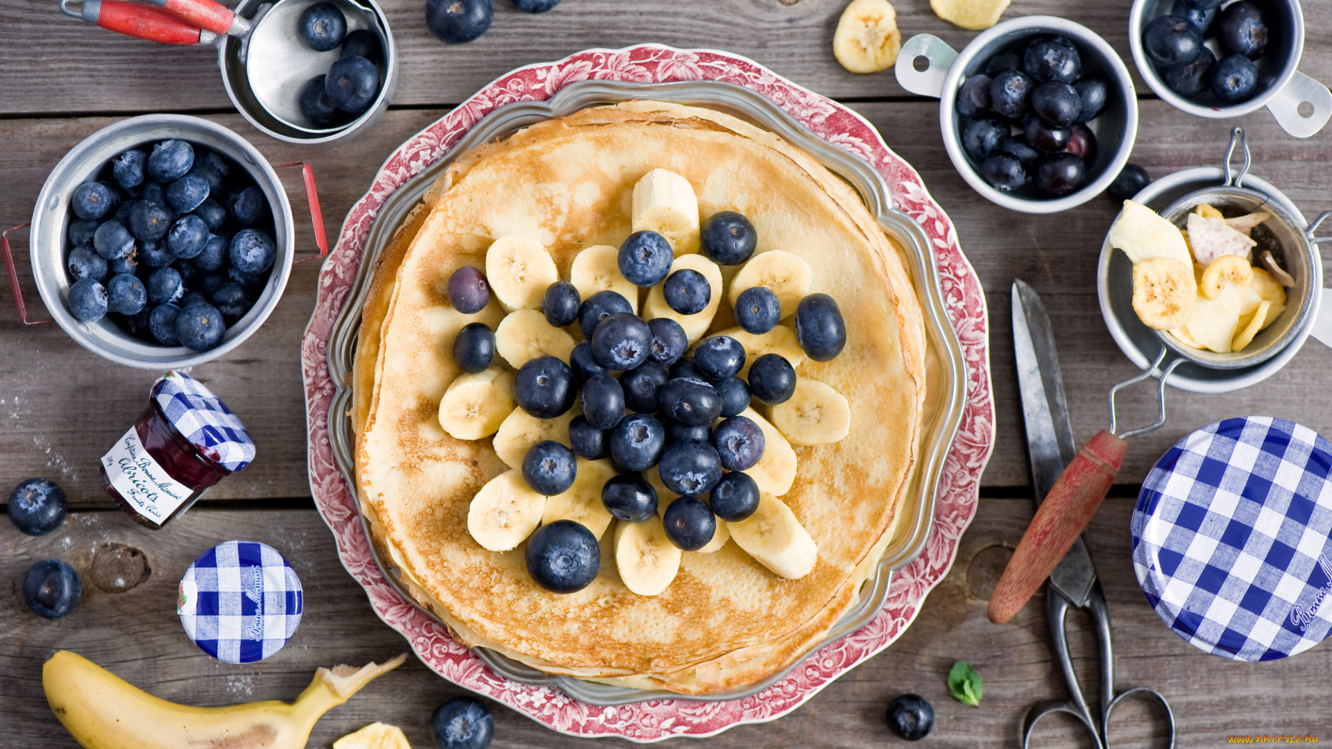 еда, блины, , оладьи, ножницы, банан, ягоды, голубика