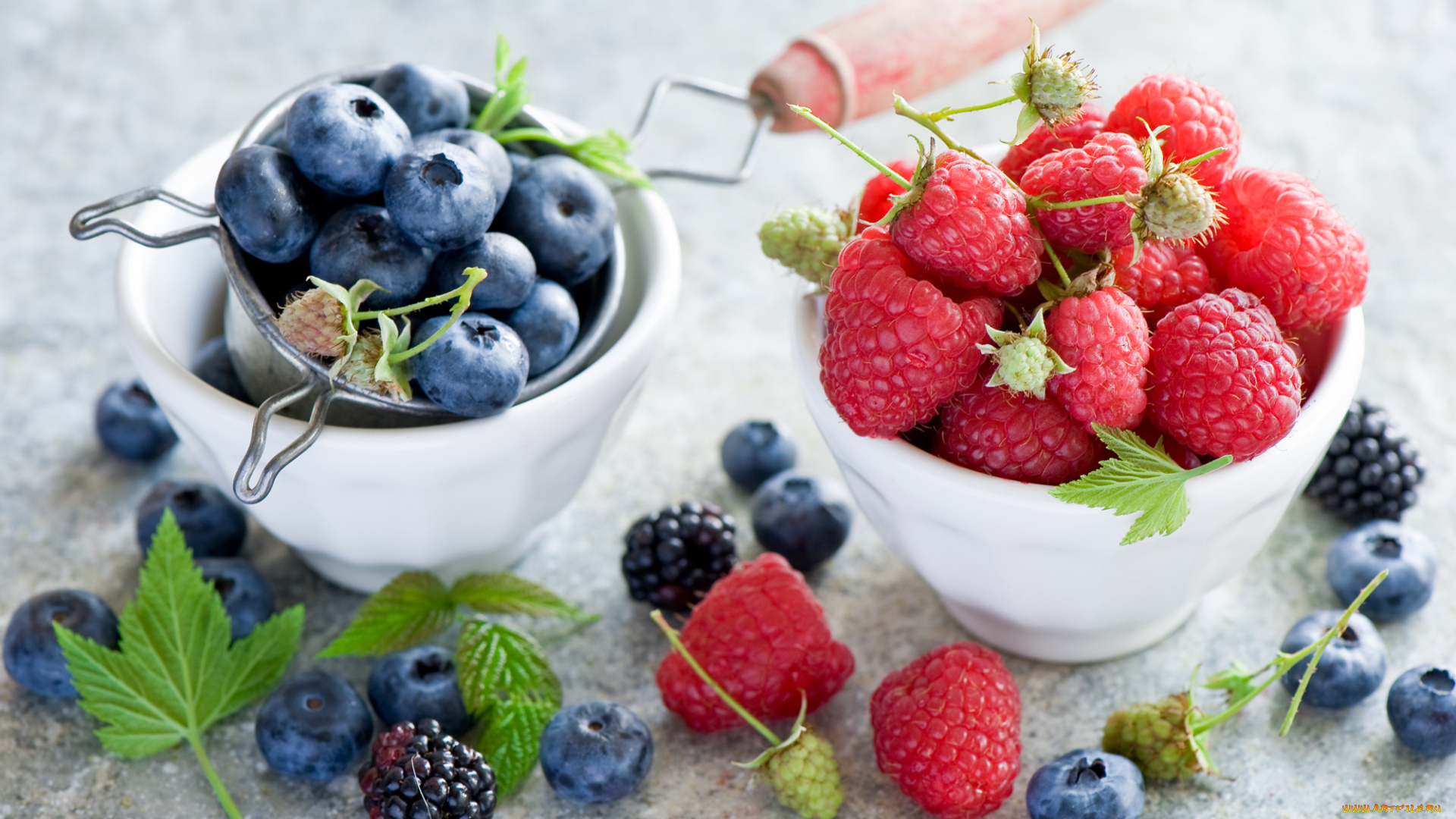 еда, фрукты, , ягоды, малина, черника, голубика, ежевика, ягоды, креманки, листья