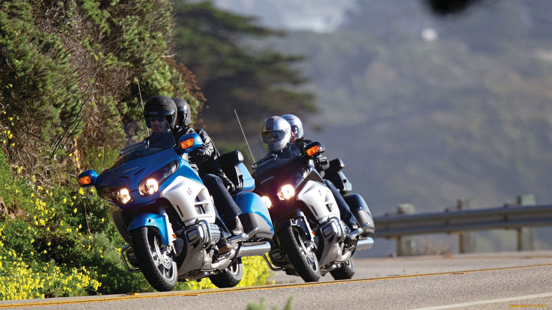 honda, goldwing, 2012, мотоциклы, honda, хонда, золотокрылая, синяя, свет, дорога, мото-туризм, едут