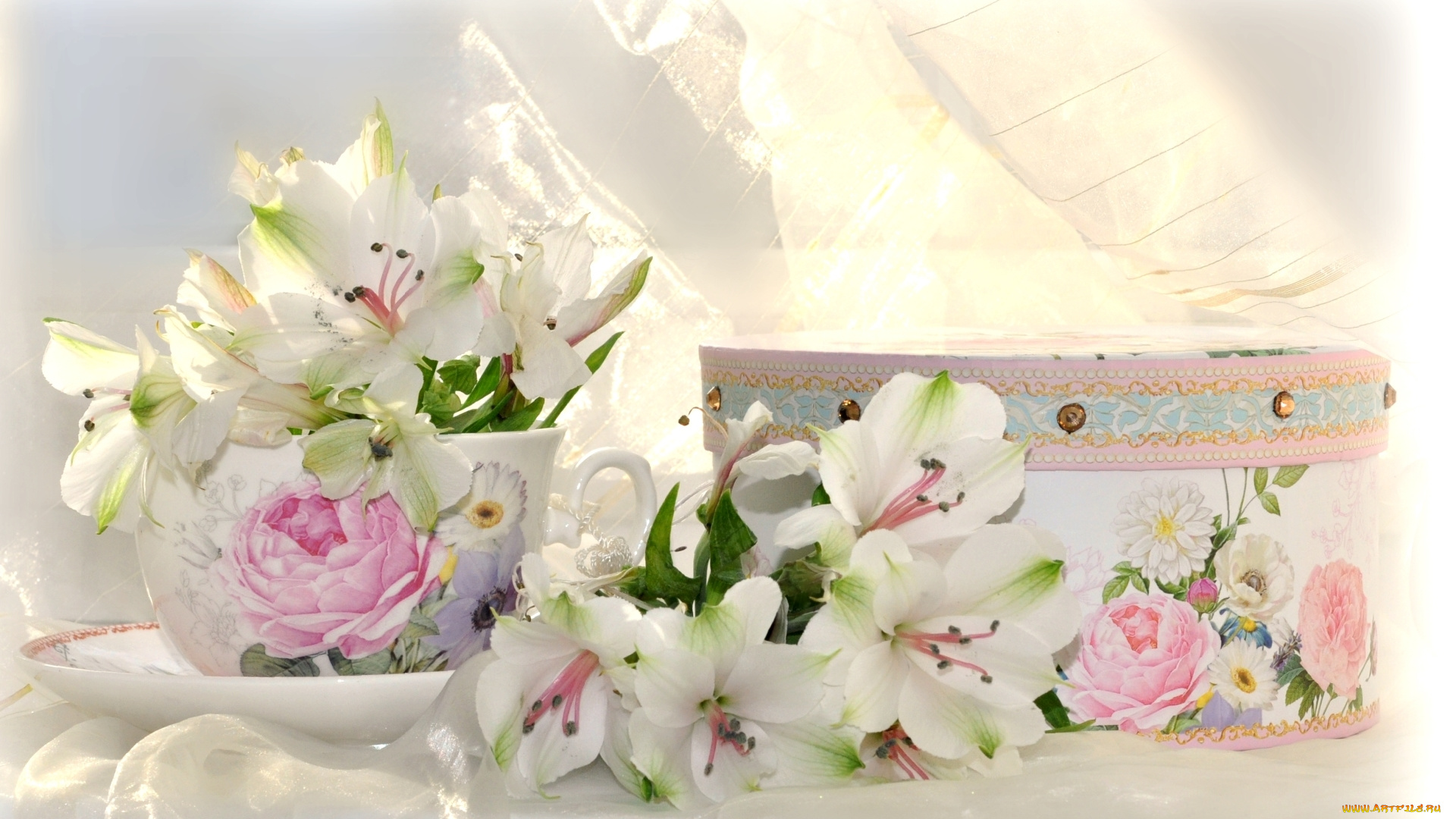 цветы, альстромерия, чашка, коробка