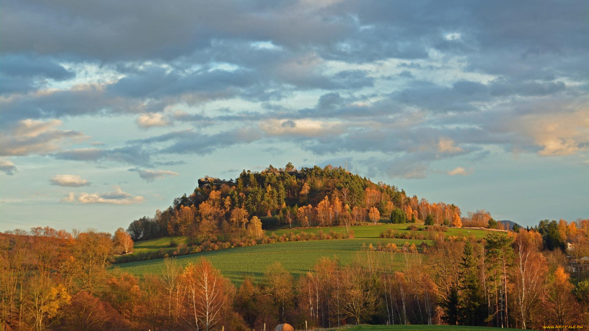 природа, поля, холм, осень, небо, облака, деревья