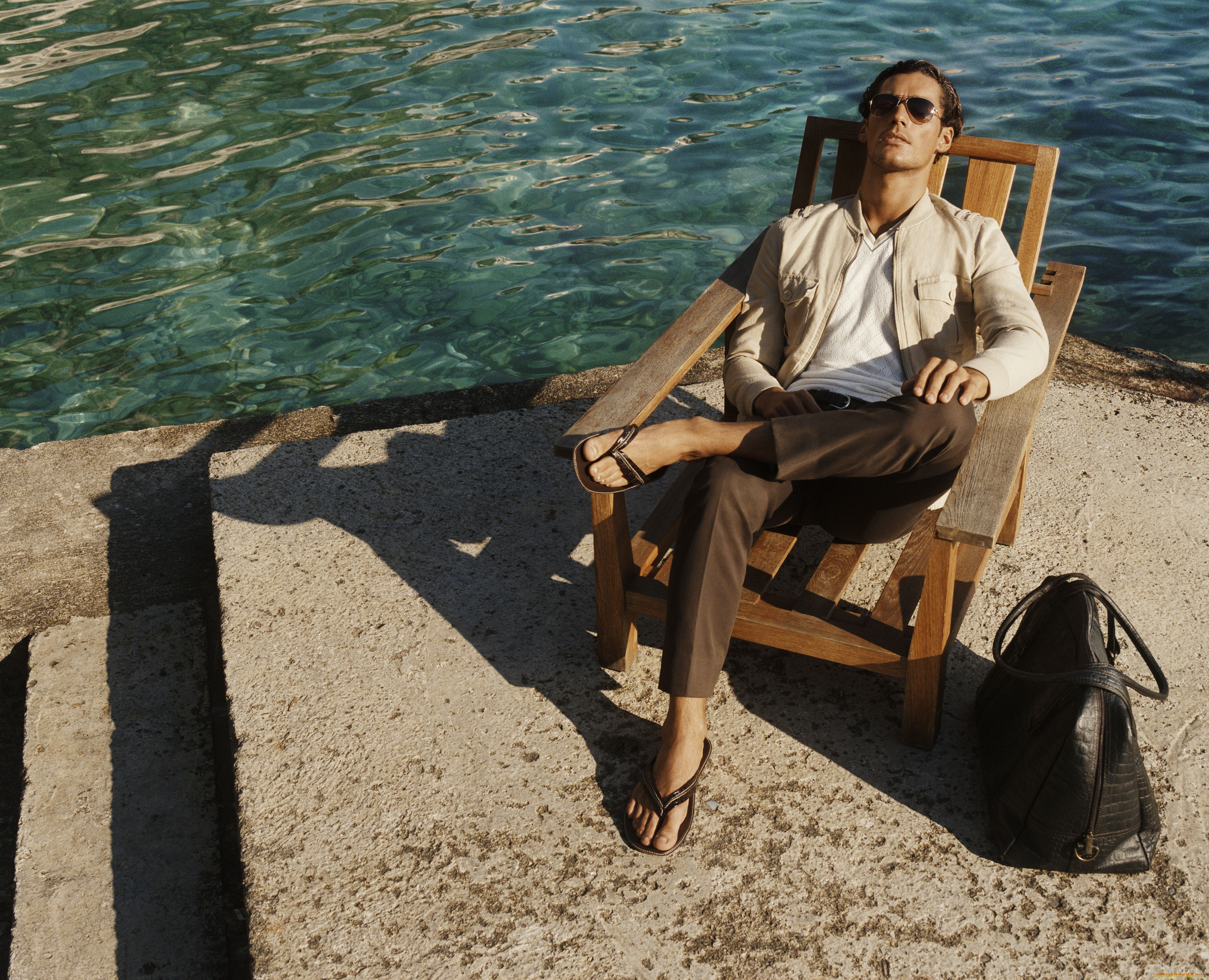 david, gandy, мужчины, ступени, сумка, кресло, вода