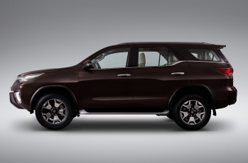 Картинка автомобили toyota