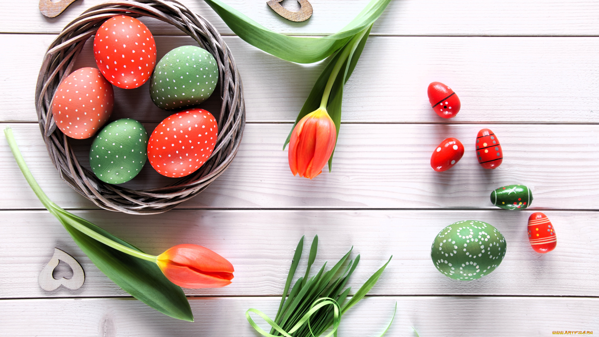праздничные, пасха, яйца, гнездо, трава, цветы, тюльпаны, сердечки