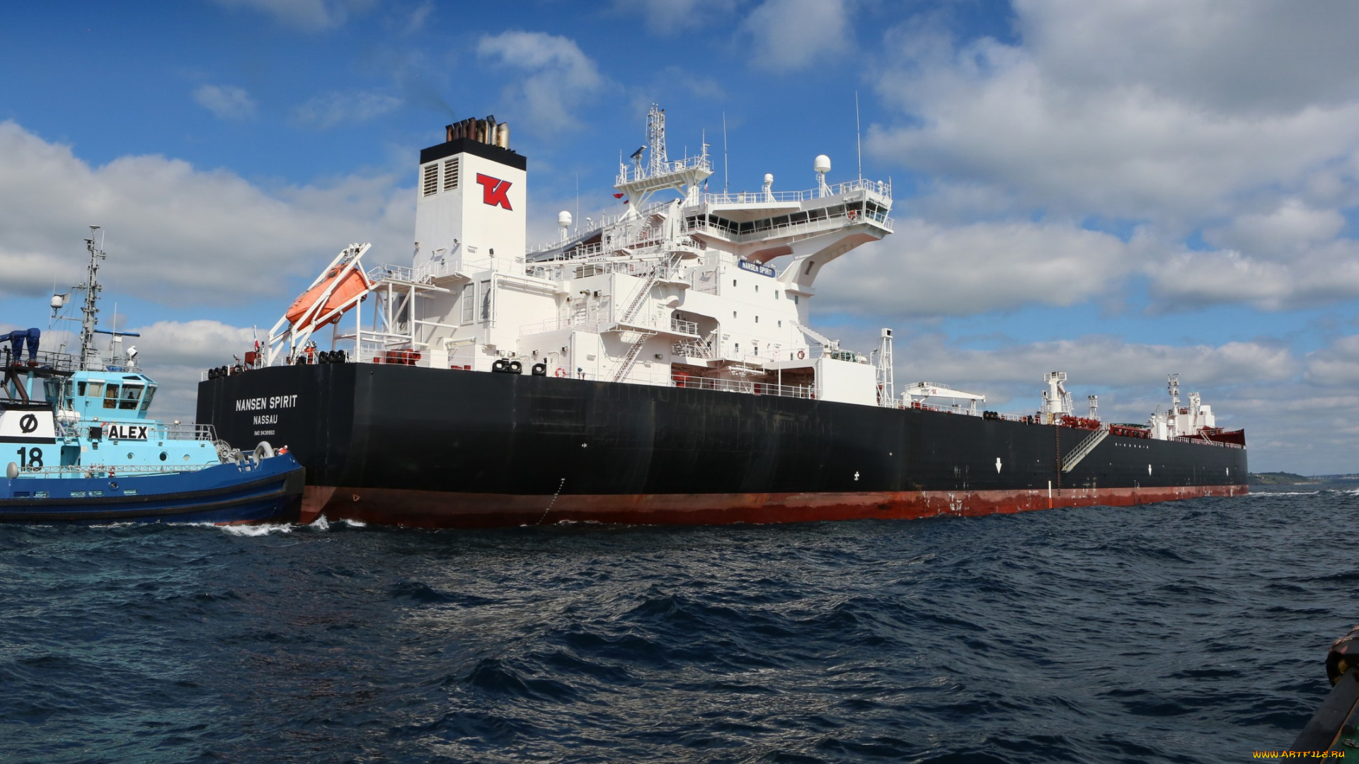 корабли, разные, вместе, буксир, супертанкер