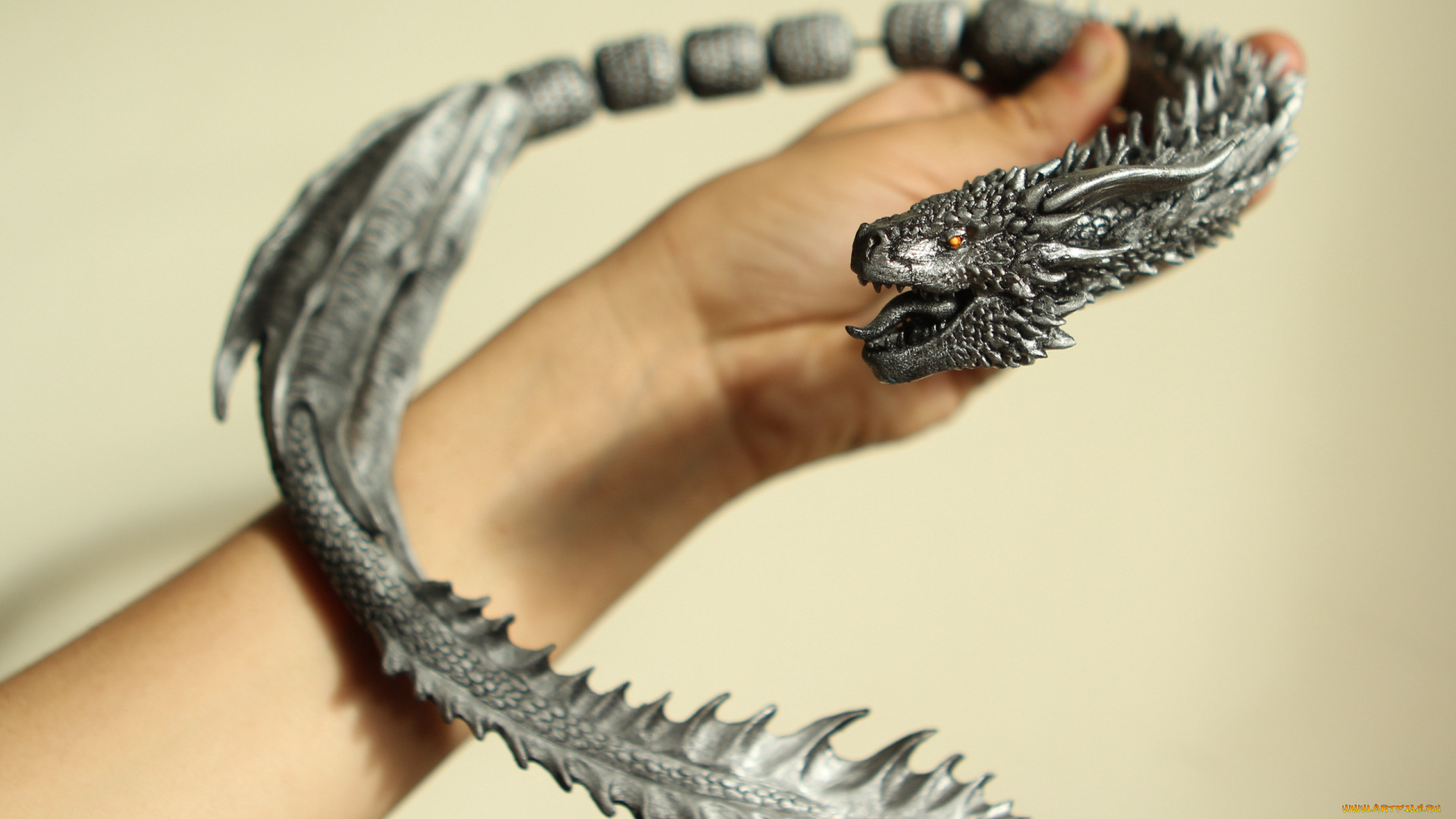 разное, игрушки, рука, дракончик