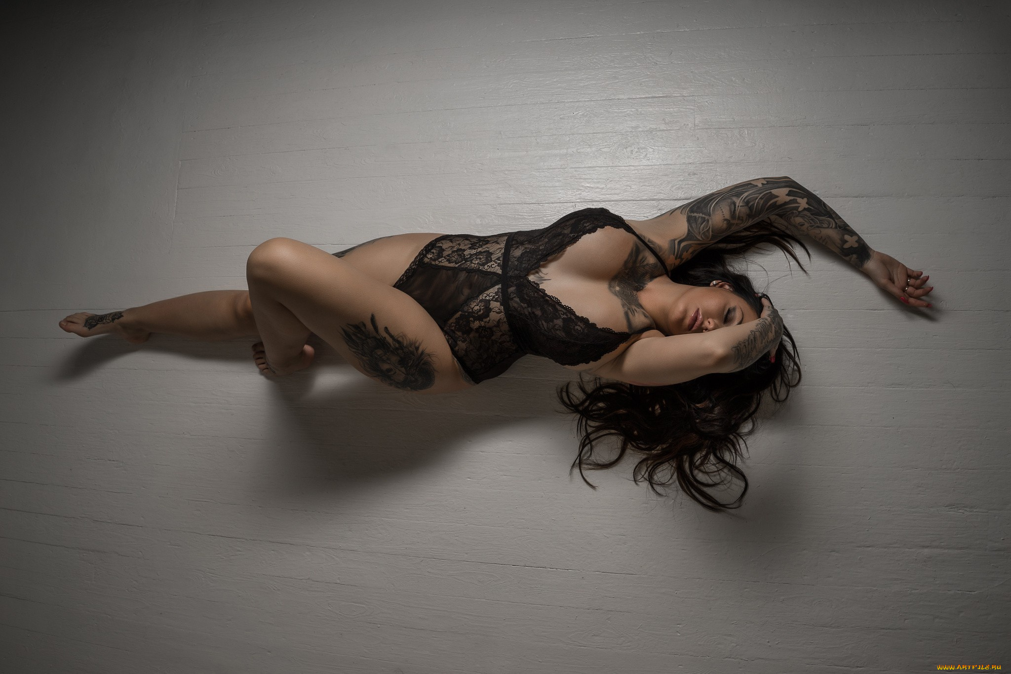 бестия, девушки, -, брюнетки, , шатенки, девушка, женщина, брюнетка, темноволосая, сексуальная, модель, звезда, позирует, разная, обувь, верхняя, стильная, одежда, нижнее, эротическое, бельё, трусы, лифчик, колготки, чулки, аксессуары, макияж, и, множество, элементов, на, фотографии