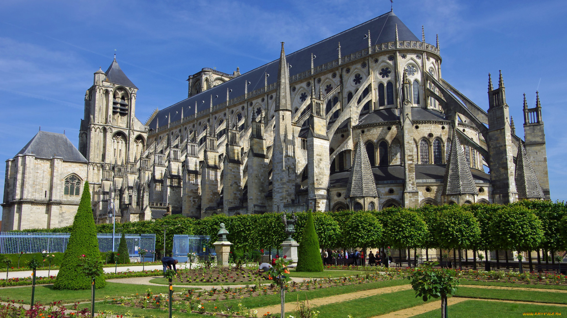 города, -, католические, соборы, , костелы, , аббатства, франция, небо, деревья, бурж, парк, кафедральный, собор, сент-этьен, шер, пейзаж