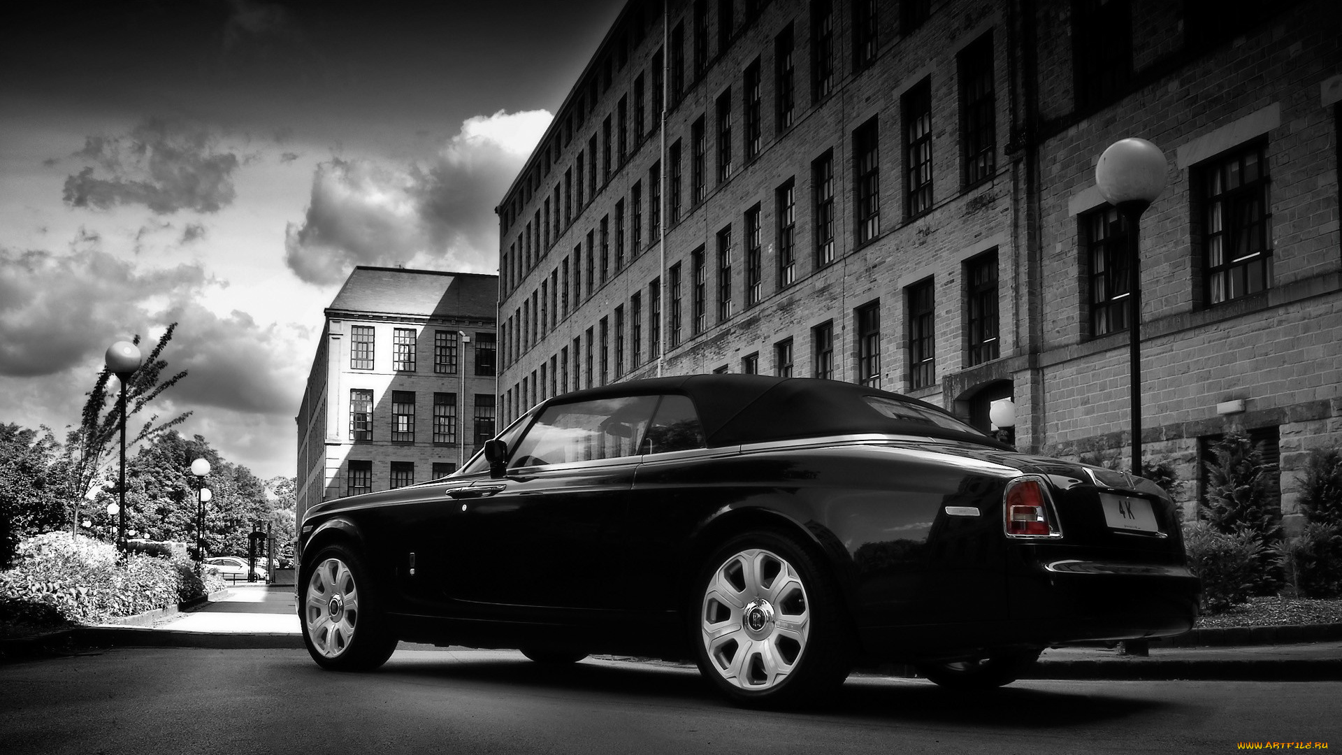 автомобили, rolls-royce, аллея, черно-белый, здания, дома, черный, роллс, ройс