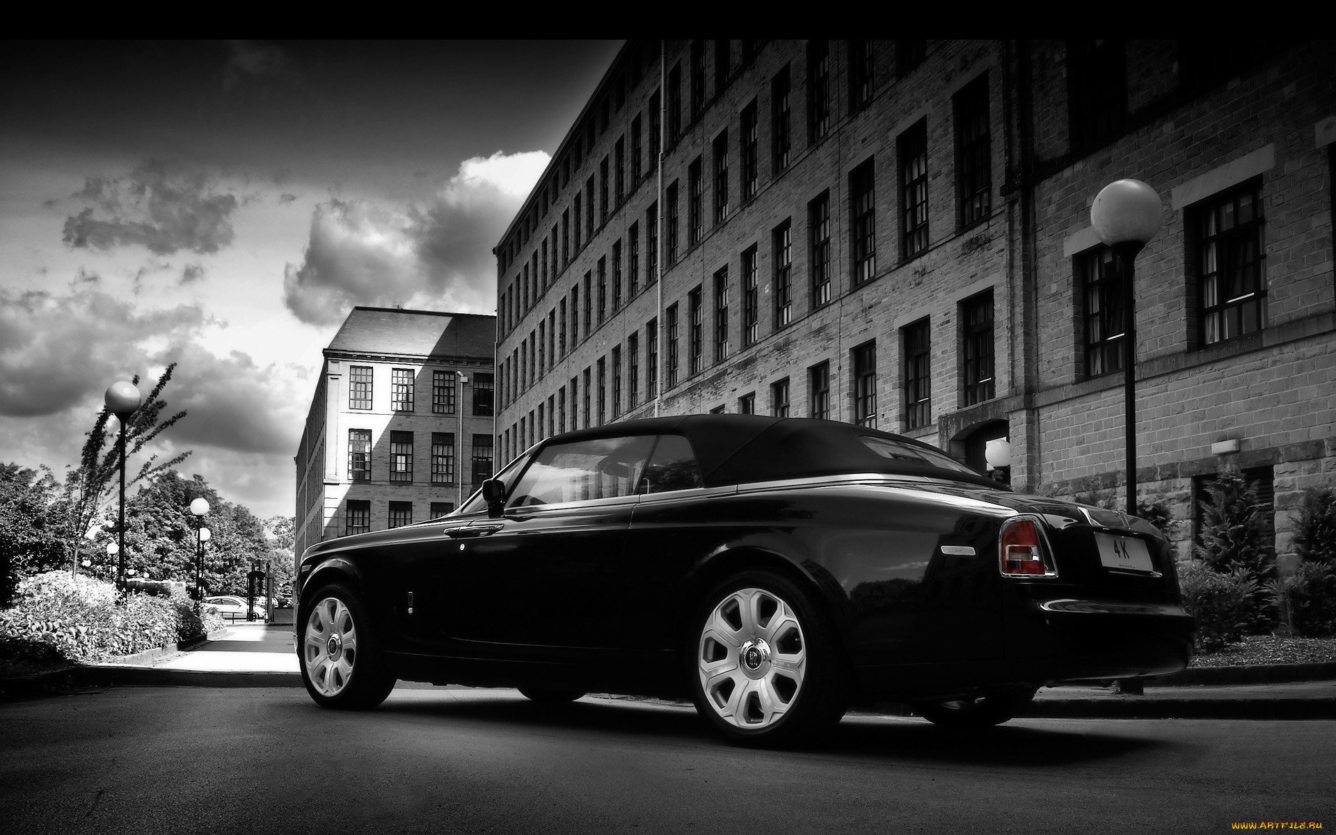 автомобили, rolls-royce, аллея, черно-белый, здания, дома, черный, роллс, ройс