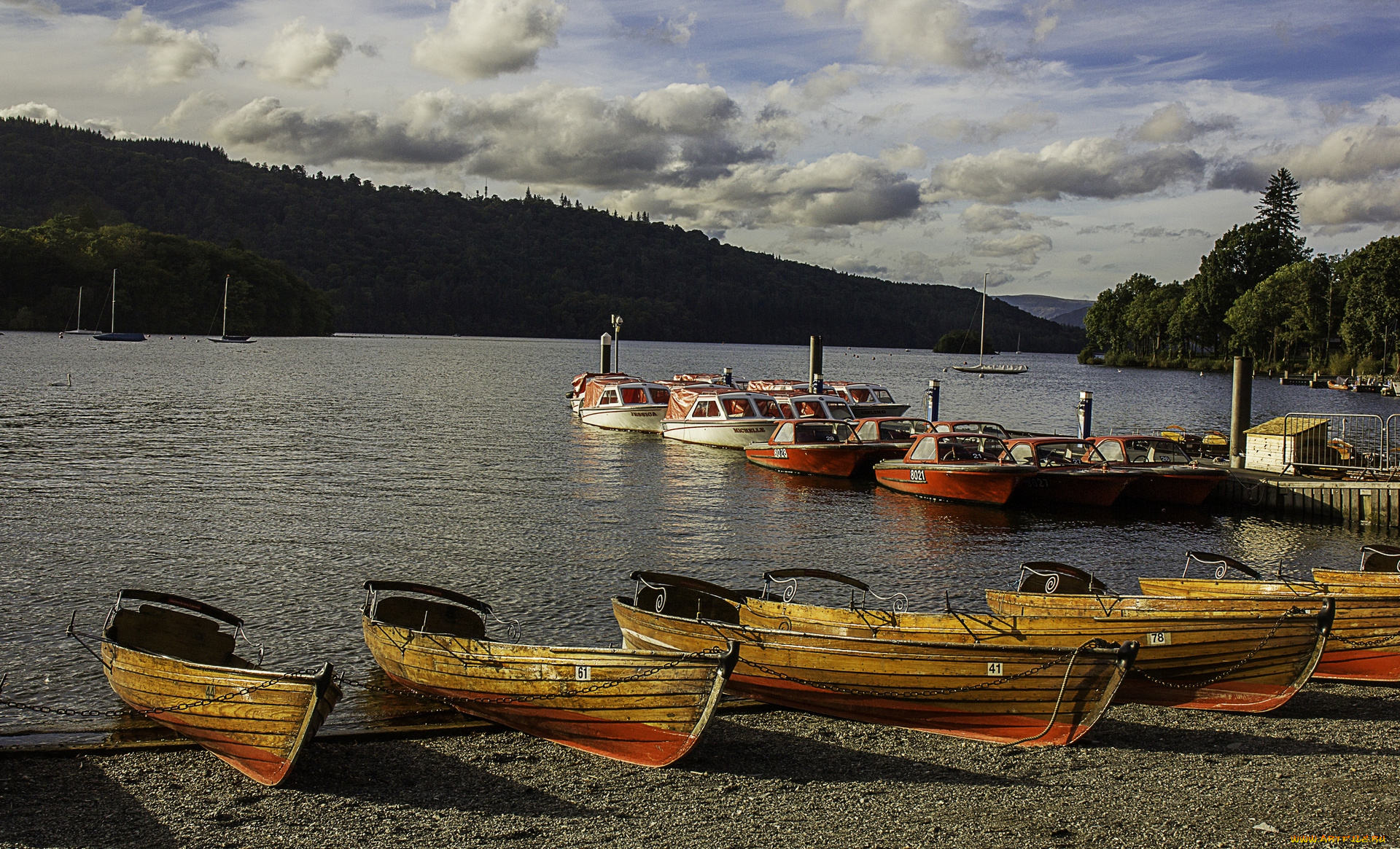 англия, корабли, лодки, , шлюпки, берег, море, облака, деревья, причал