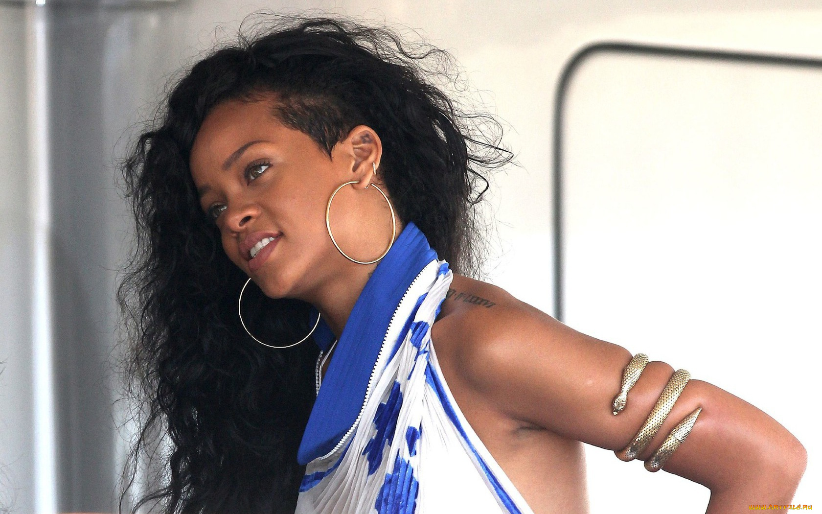 музыка, rihanna, серьги, браслет