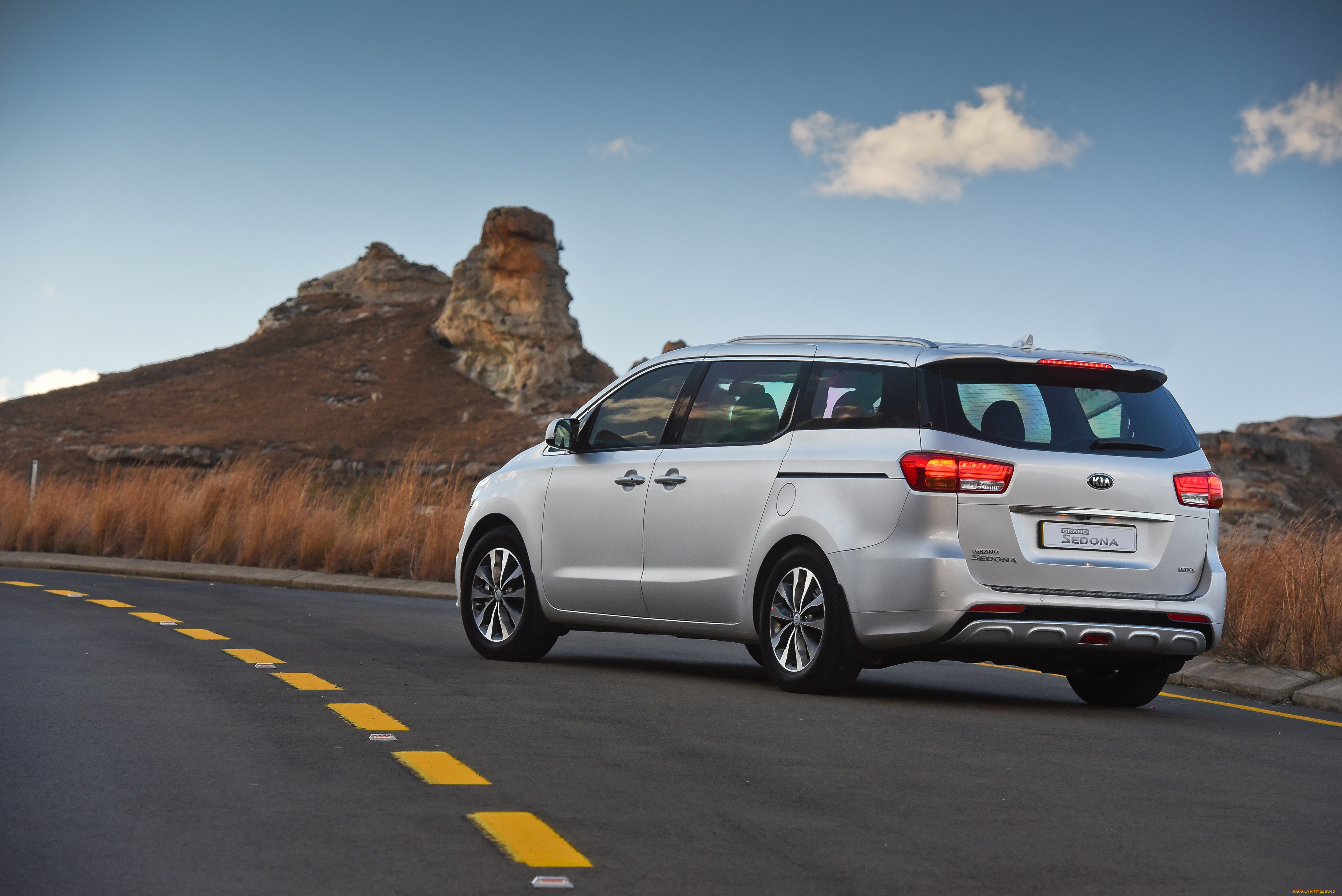 автомобили, kia, grand, светлый, 2015г, sedona, za-spec