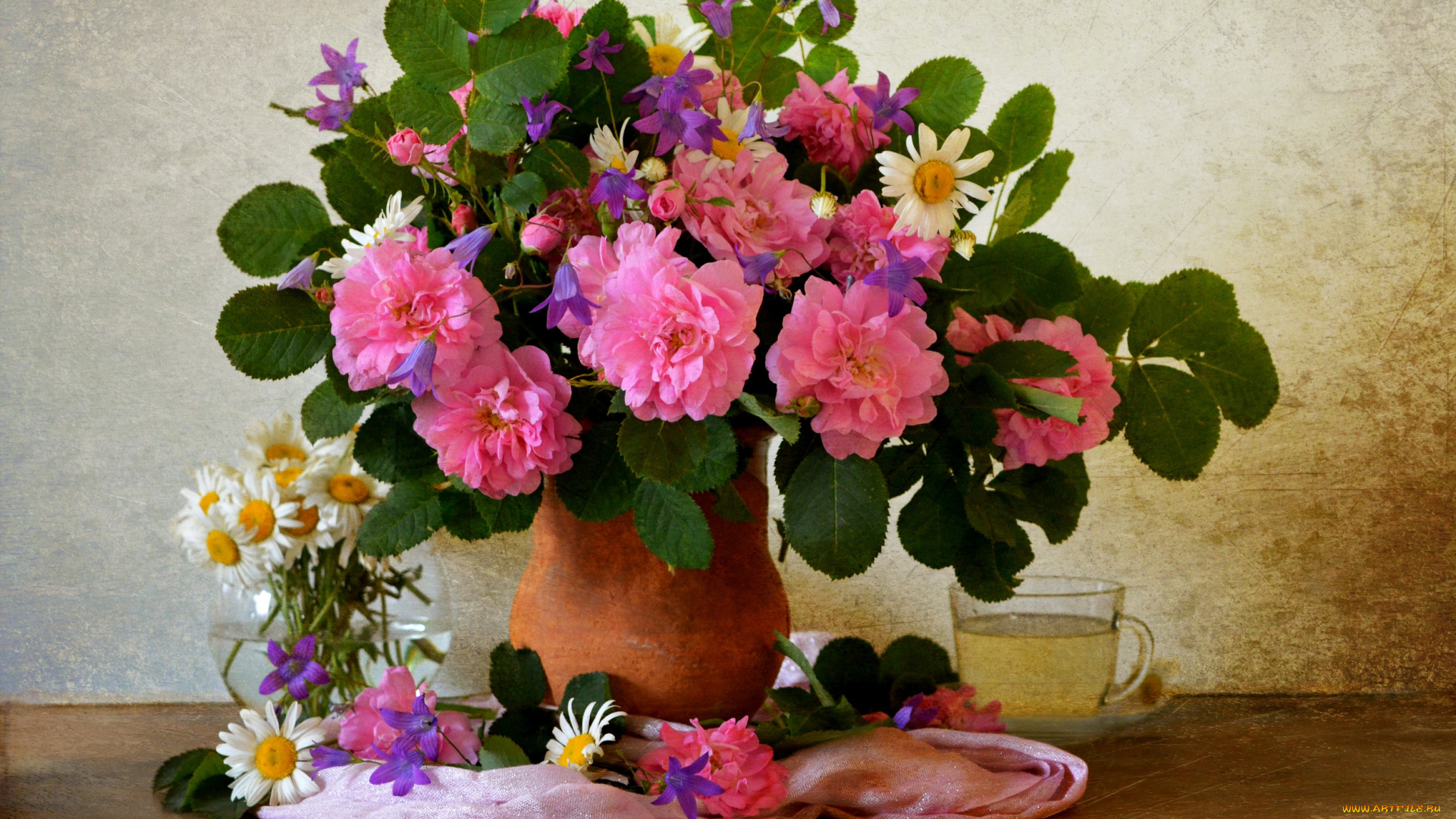 цветы, разные, вместе, лето, букет, колокольчики, розы, композиция, натюрморт, ромашки, настроение