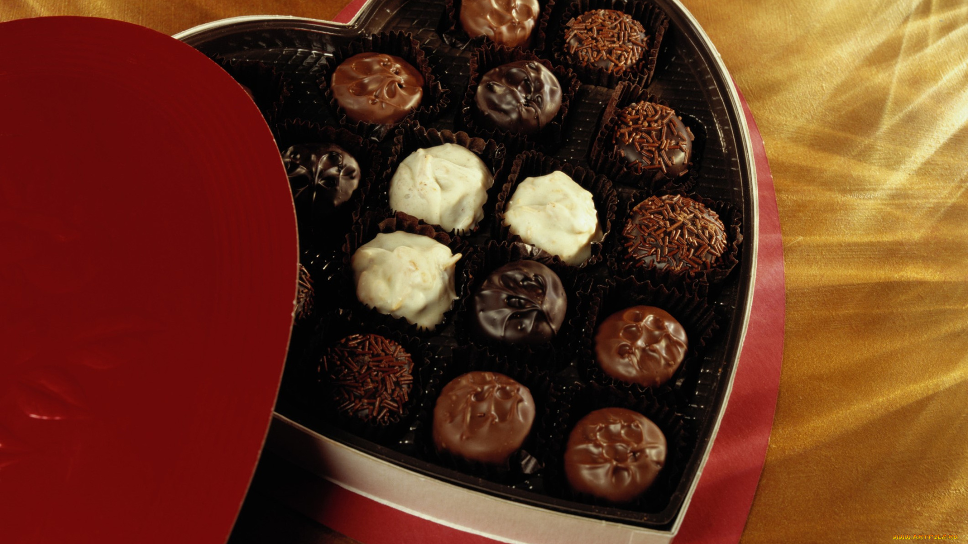 еда, конфеты, , шоколад, , сладости, коробка, сердечко