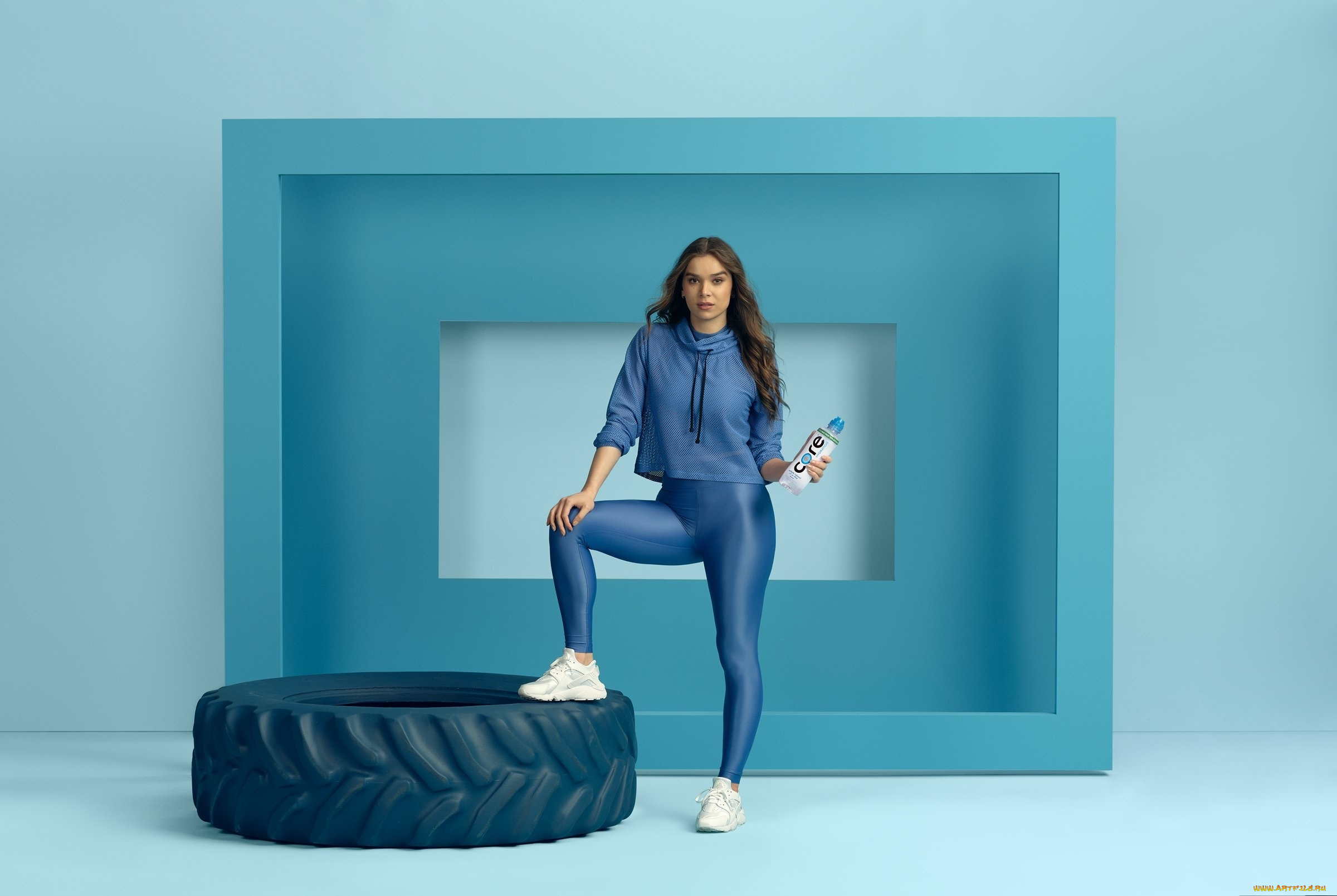 девушки, hailee, steinfeld, хейли, стайнфелд, актриса, модель, певица, костюм, покрышка, core, hydration, water, реклама