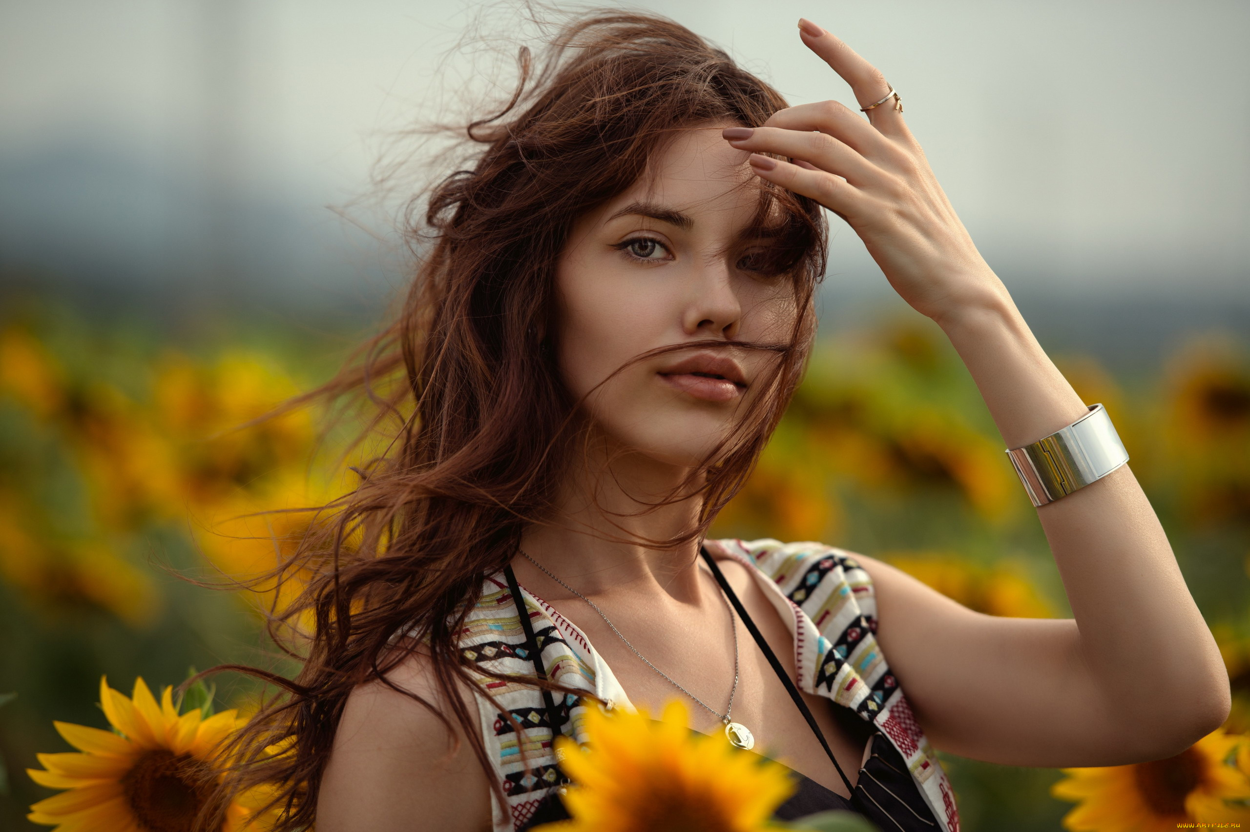 девушки, -, лица, , портреты, подсолнухи, взгляд, браслет