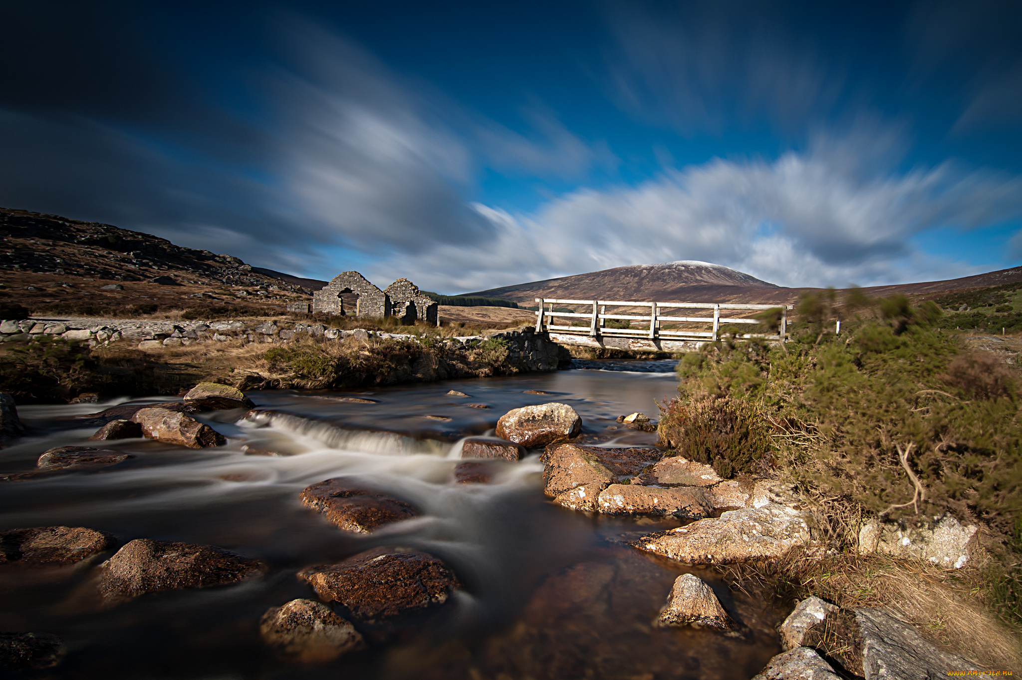 природа, реки, озера, гора, камни, пороги, мостик, река, облака