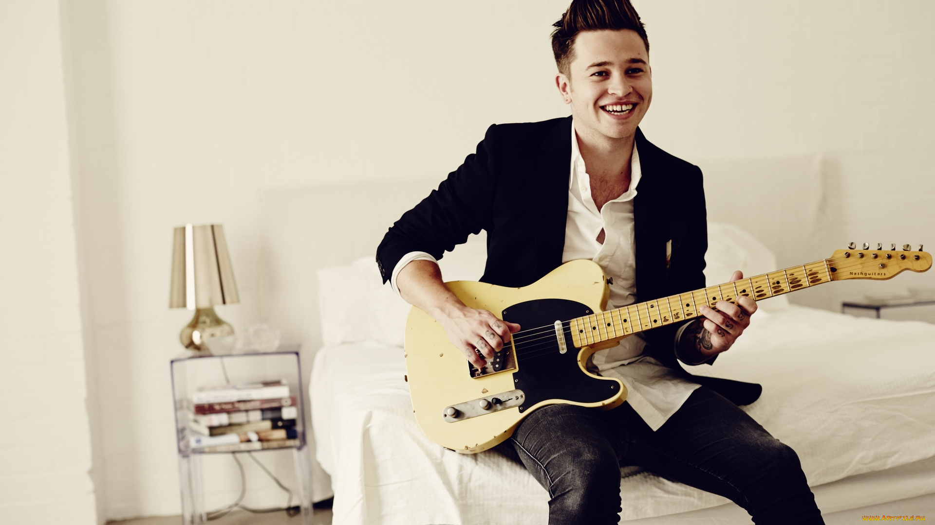 музыка, -, другое, парень, лампа, гитара, кровать