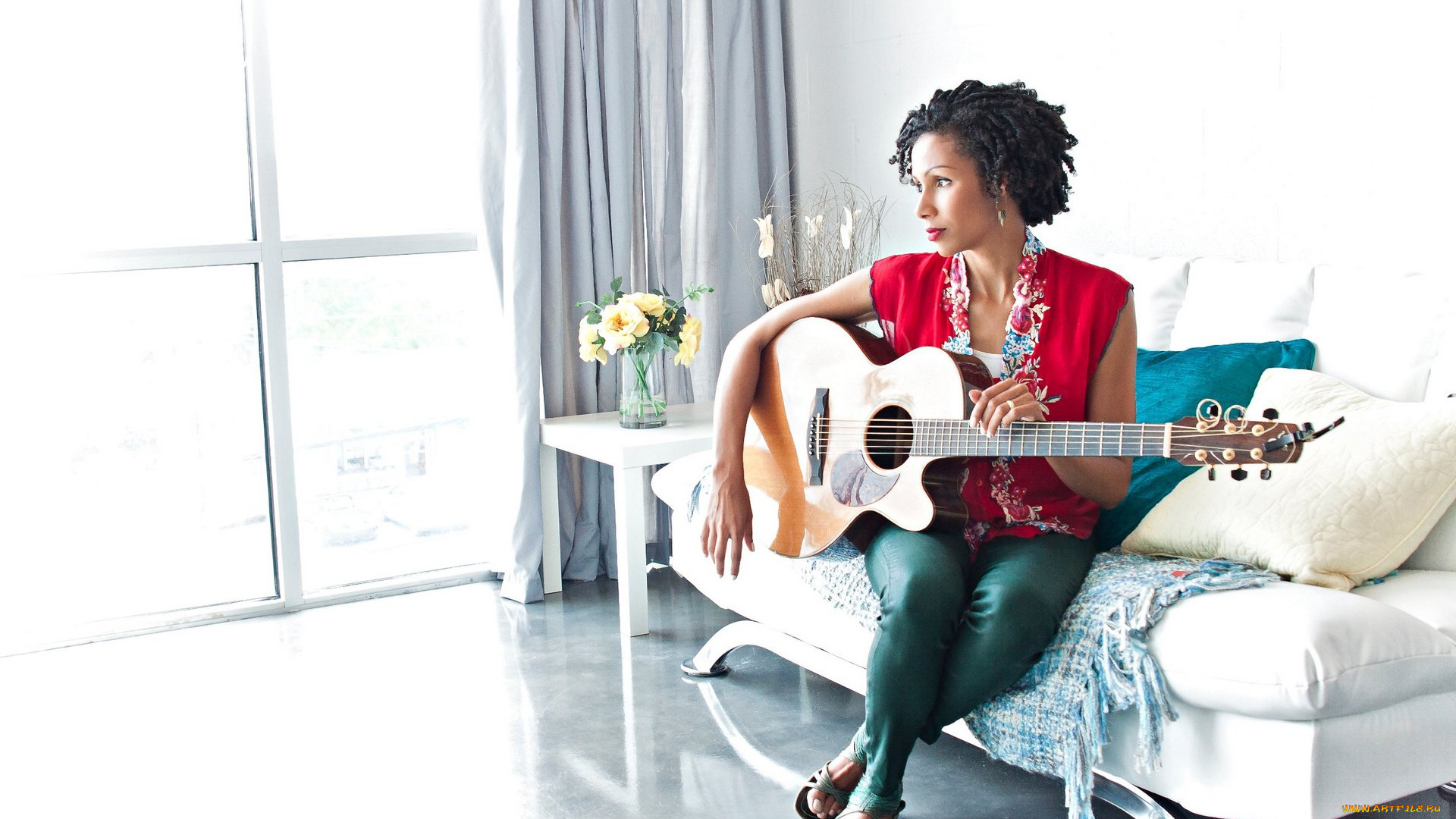 музыка, -, другое, подушка, женщина, цветы, гитара, диван
