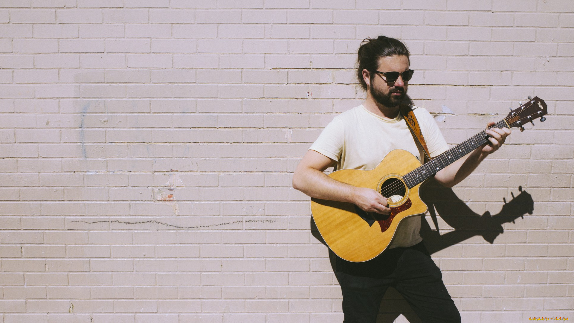 музыка, -, другое, стена, очки, гитара, мужчина