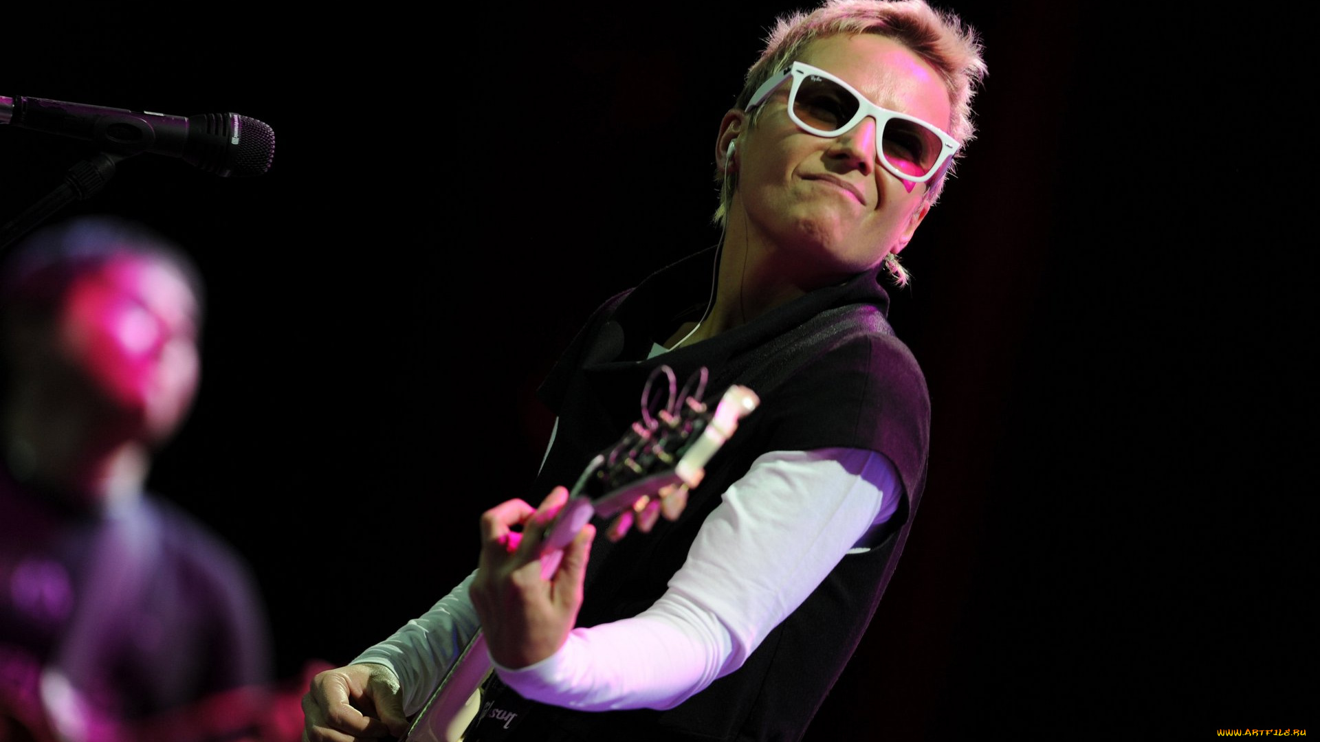 светлана, сурганова, музыка, -, другое, женщина, микрофон, очки, гитара, концерт