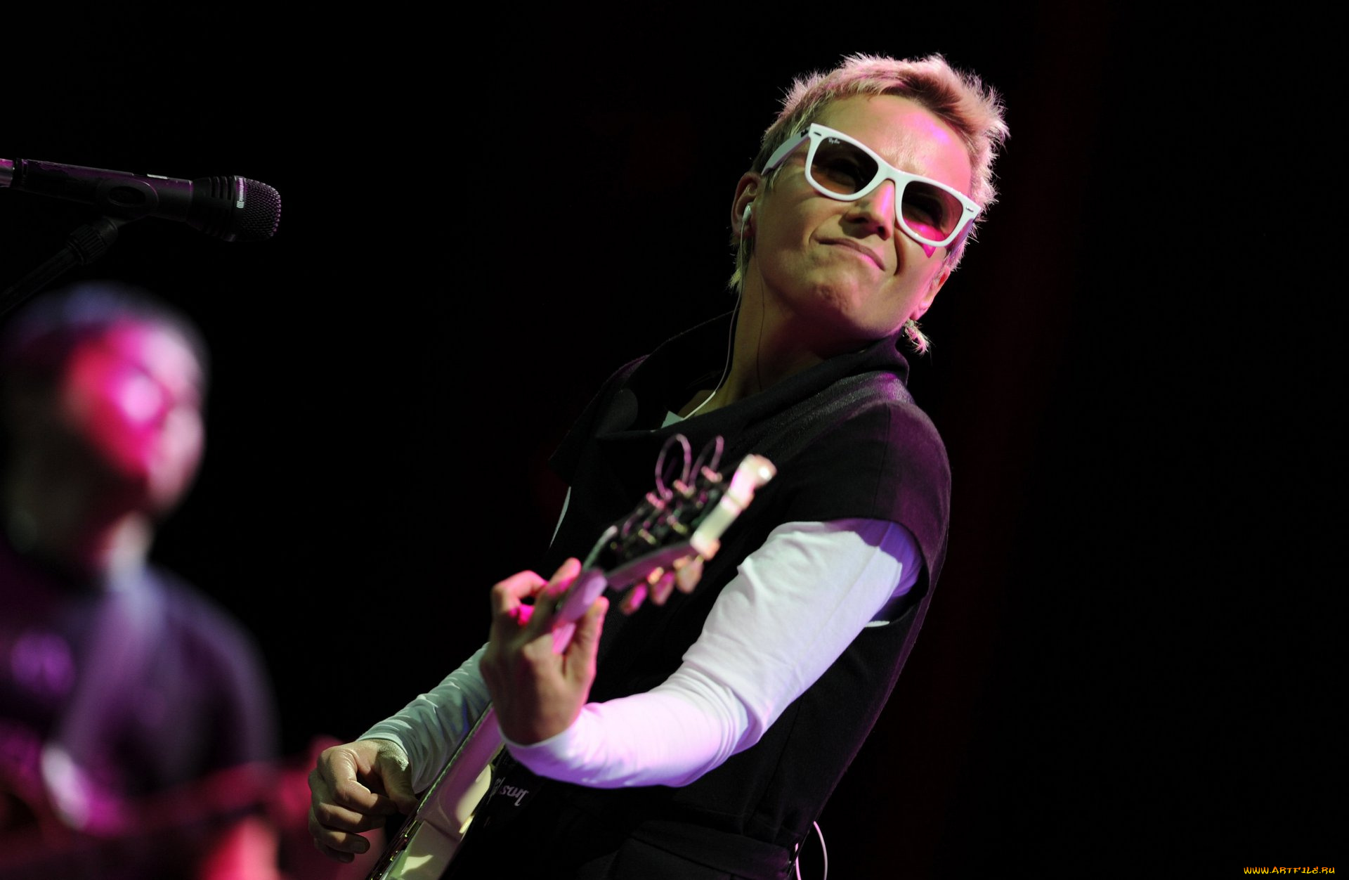 светлана, сурганова, музыка, -, другое, женщина, микрофон, очки, гитара, концерт