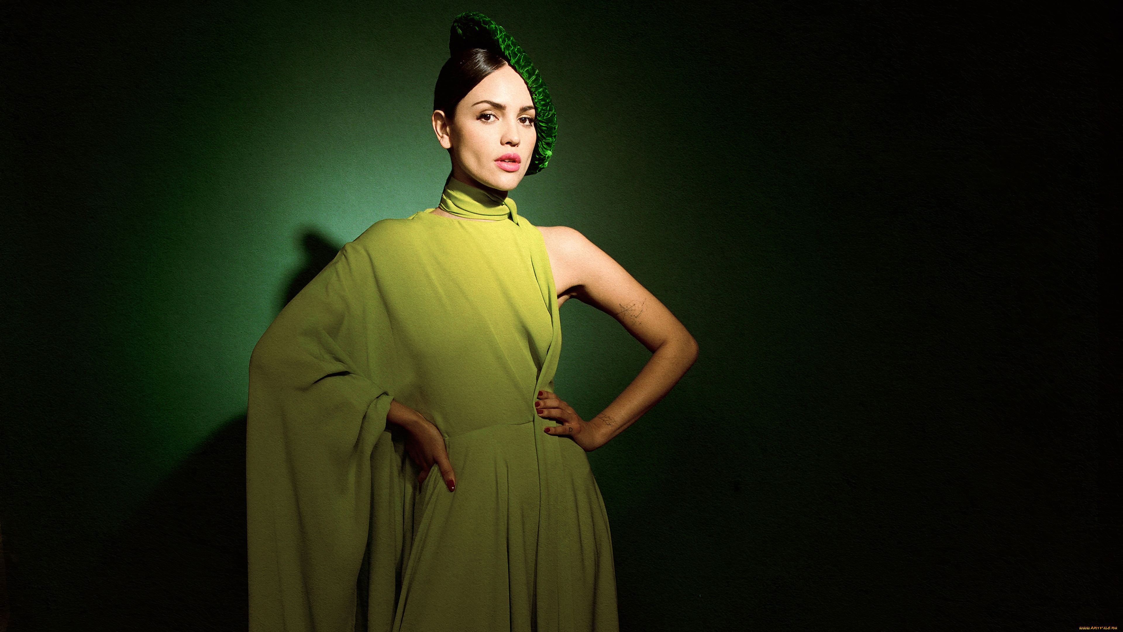 девушки, eiza, gonzalez, брюнетка, берет, платье