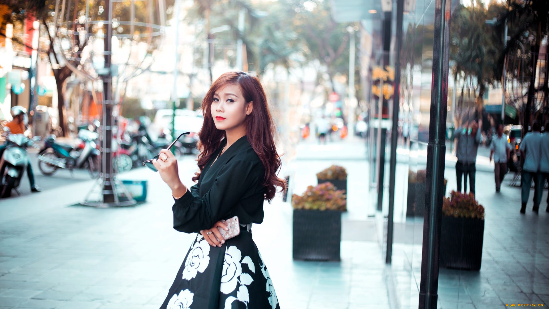 девушки, -, азиатки, шатенка, блузка, юбка, очки, телефон, город, улица, люди, транспорт