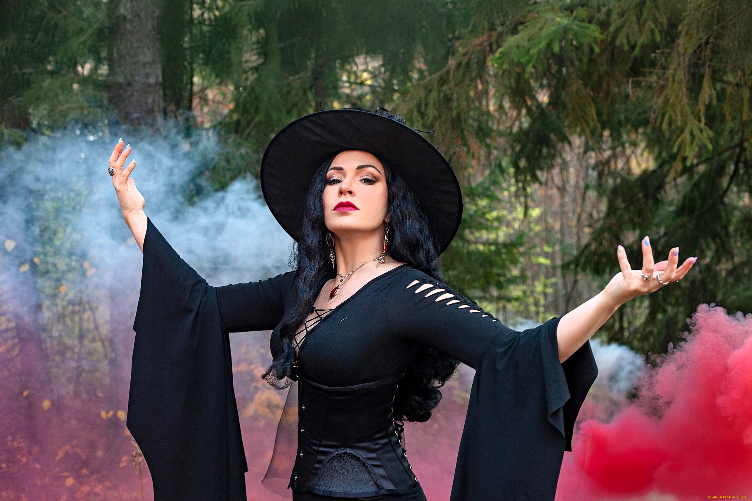 девушки, юлия, огородникова, образ, косплей, наряд, костюм, шляпа, платье, рукава, дым, лес, деревья