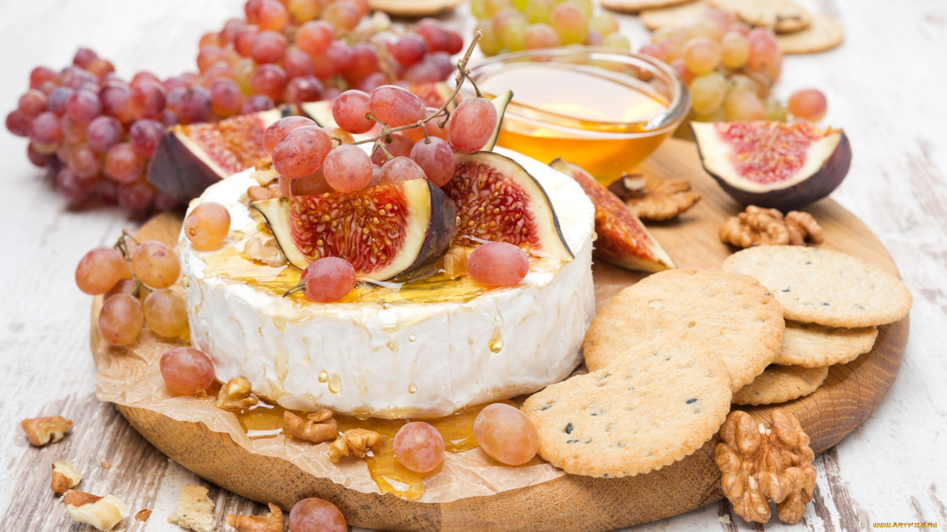 еда, разное, орехи, сыр, инжир, печенье, виноград, камамбер, мед