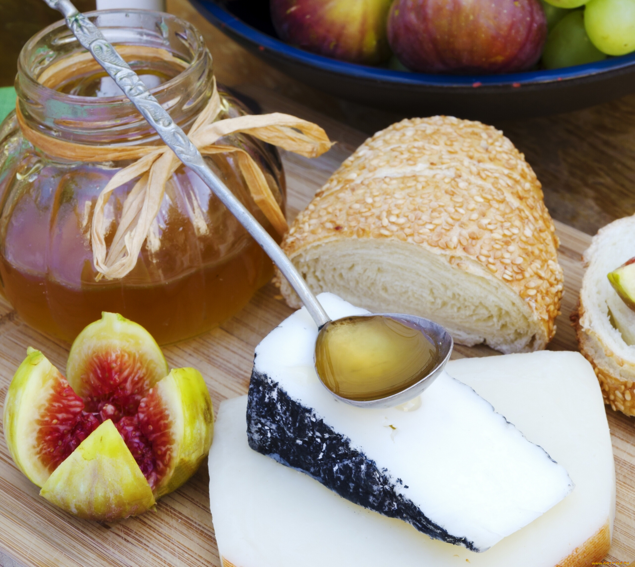еда, разное, инжир, сыр, хлеб, мёд