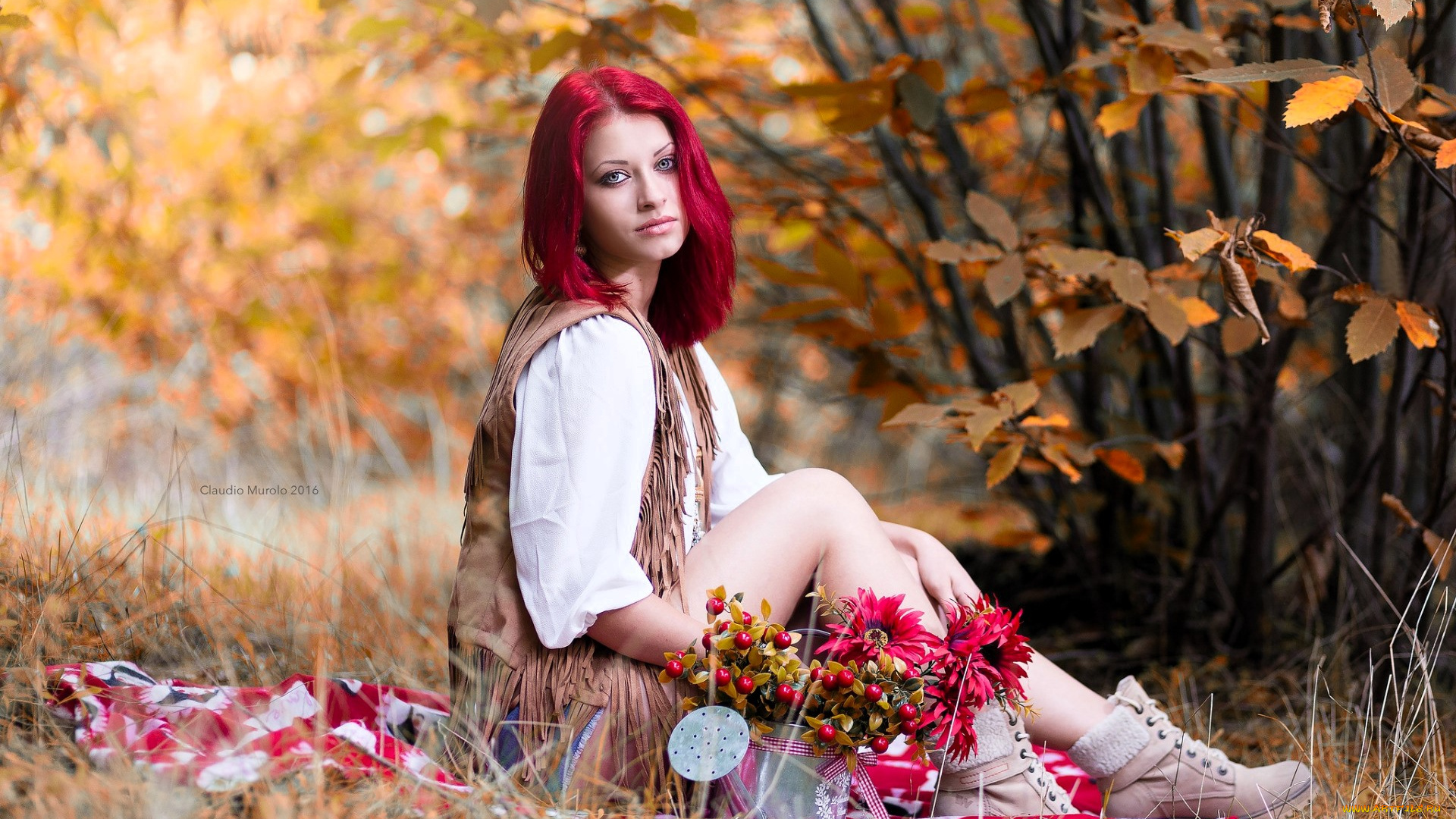 девушки, -, рыжеволосые, и, разноцветные, красные, волосы, жилет, блузка, ботинки, лейка, букет, кусты, осень